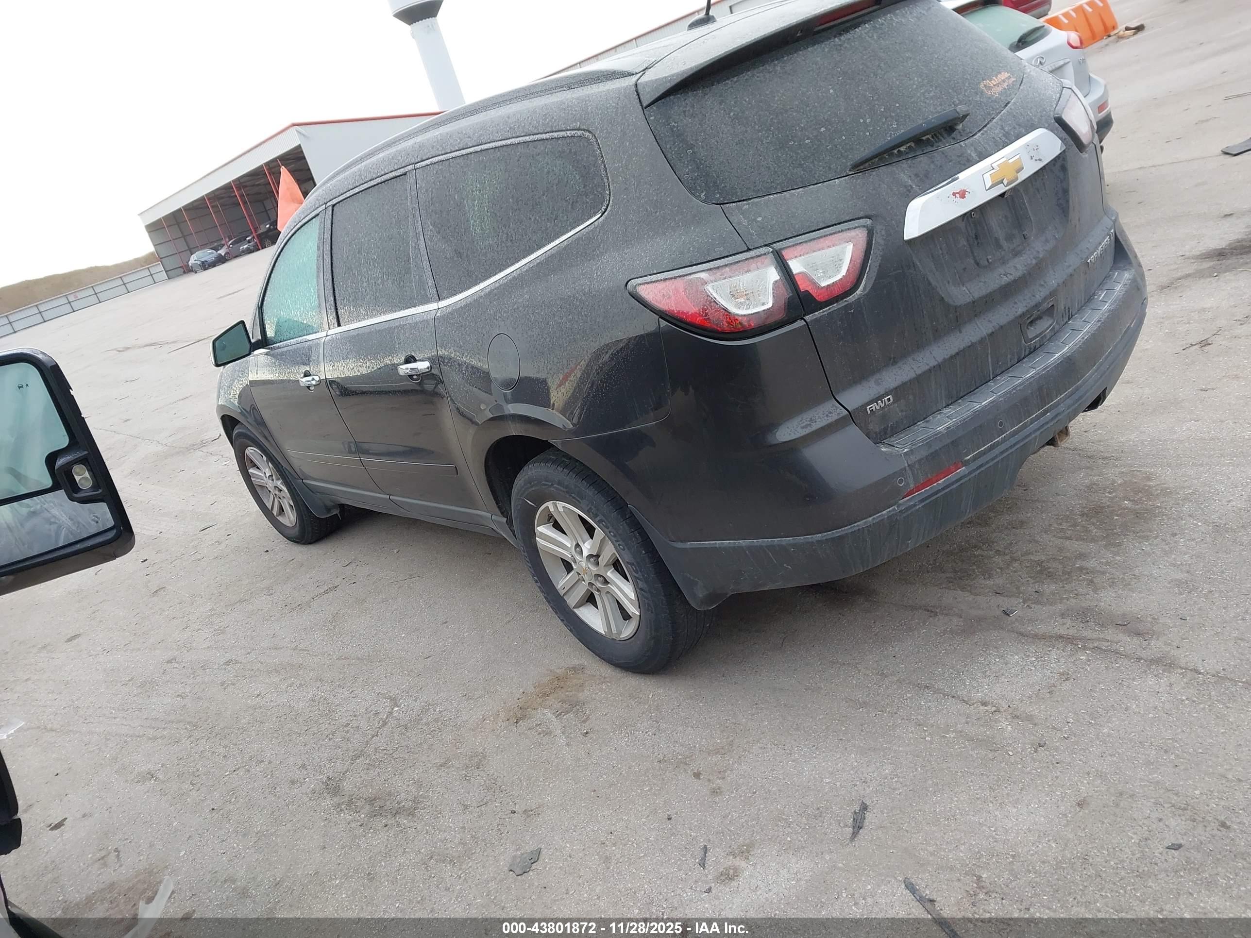 CHEVROLET TRAVERSE image 3