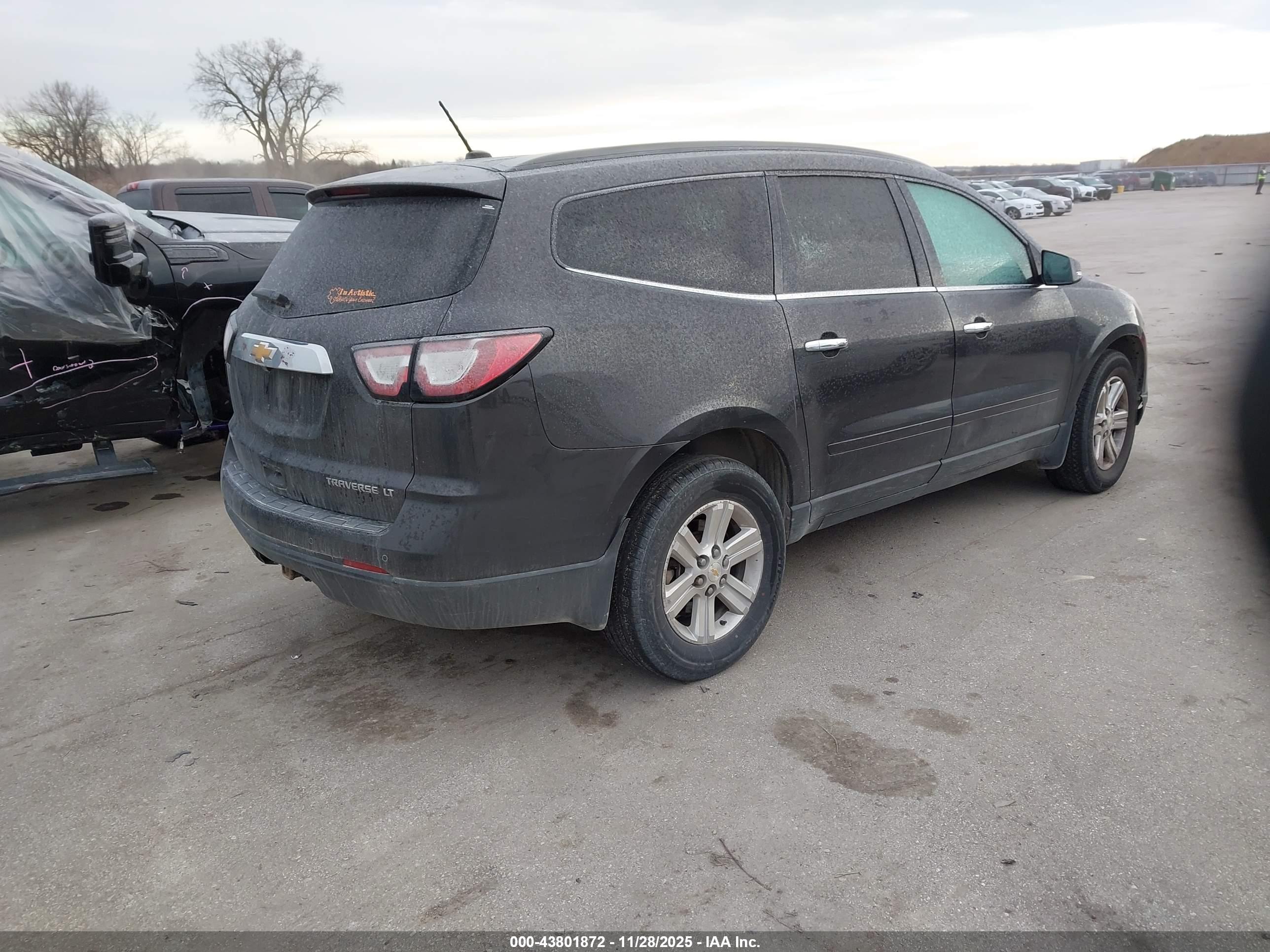 CHEVROLET TRAVERSE image 4
