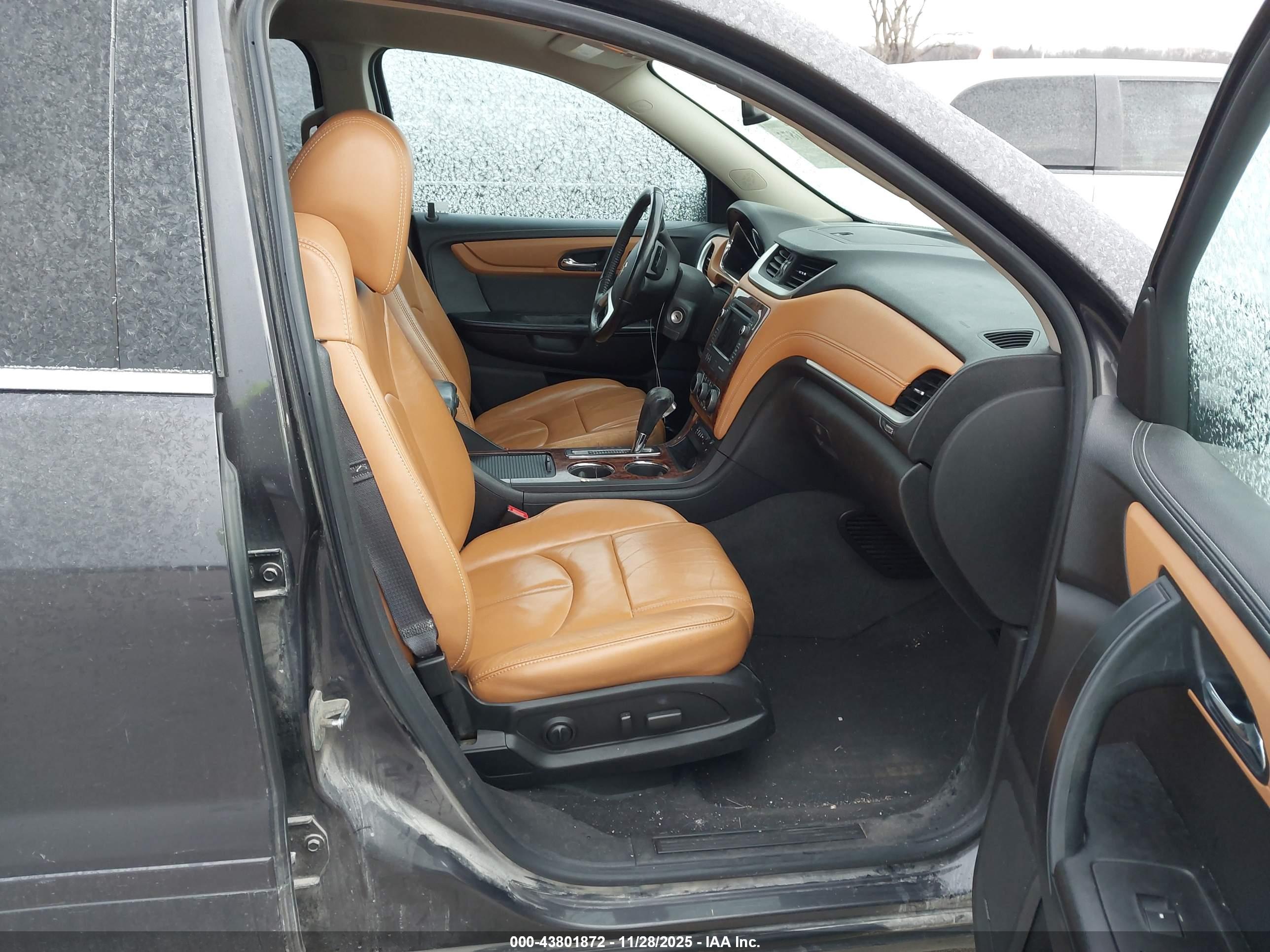 CHEVROLET TRAVERSE image 5