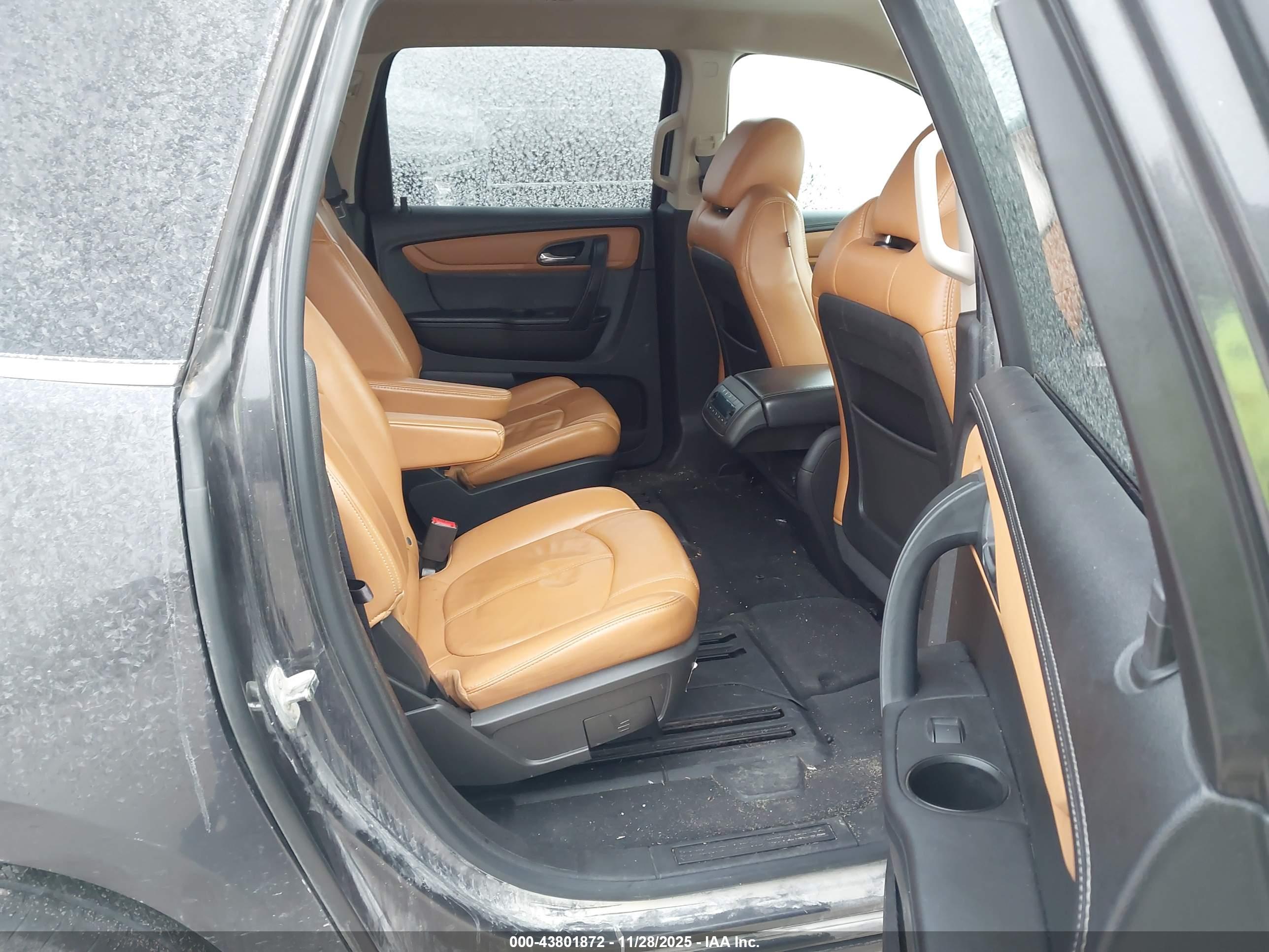 CHEVROLET TRAVERSE image 8