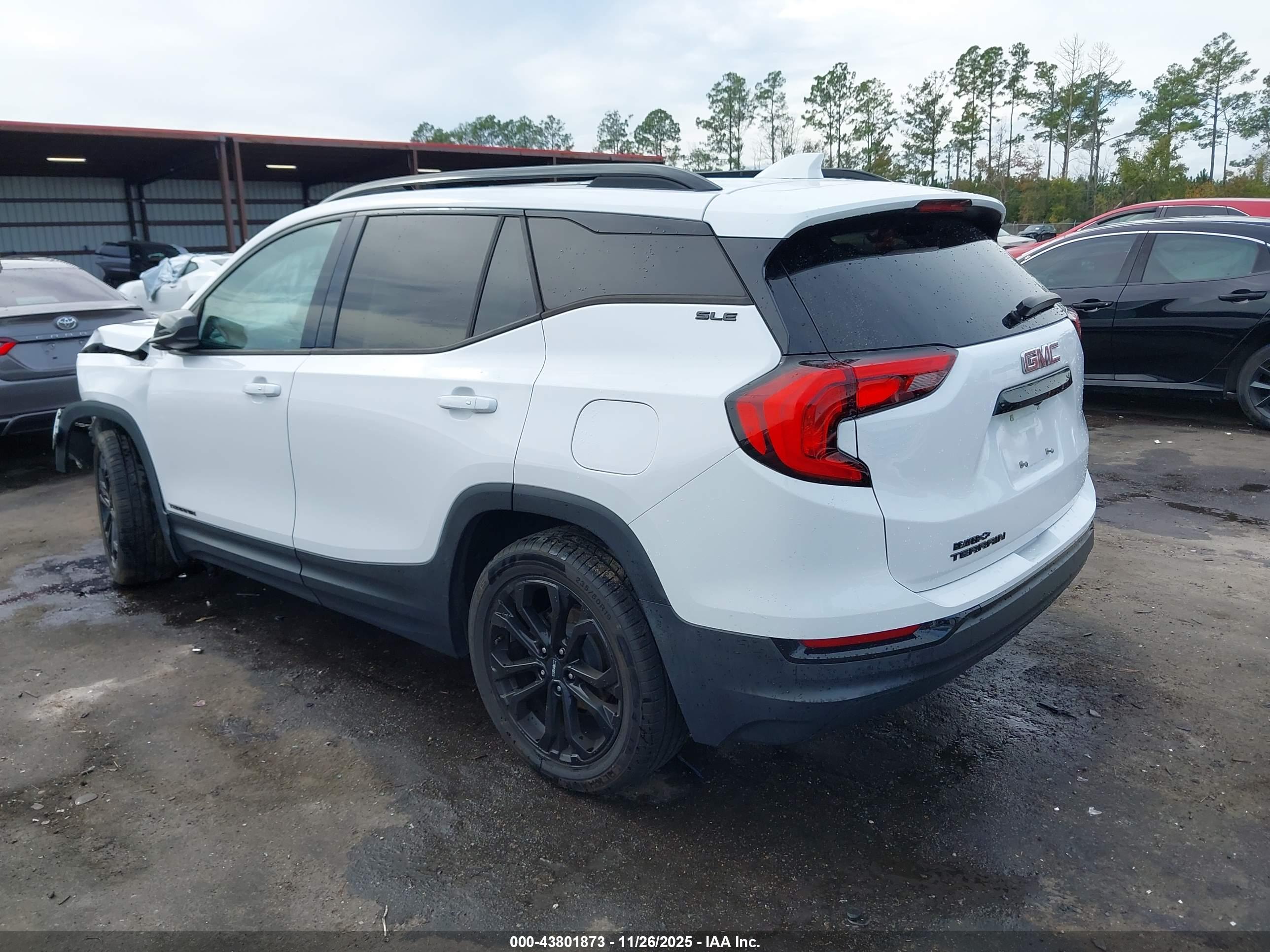 GMC TERRAIN image 3