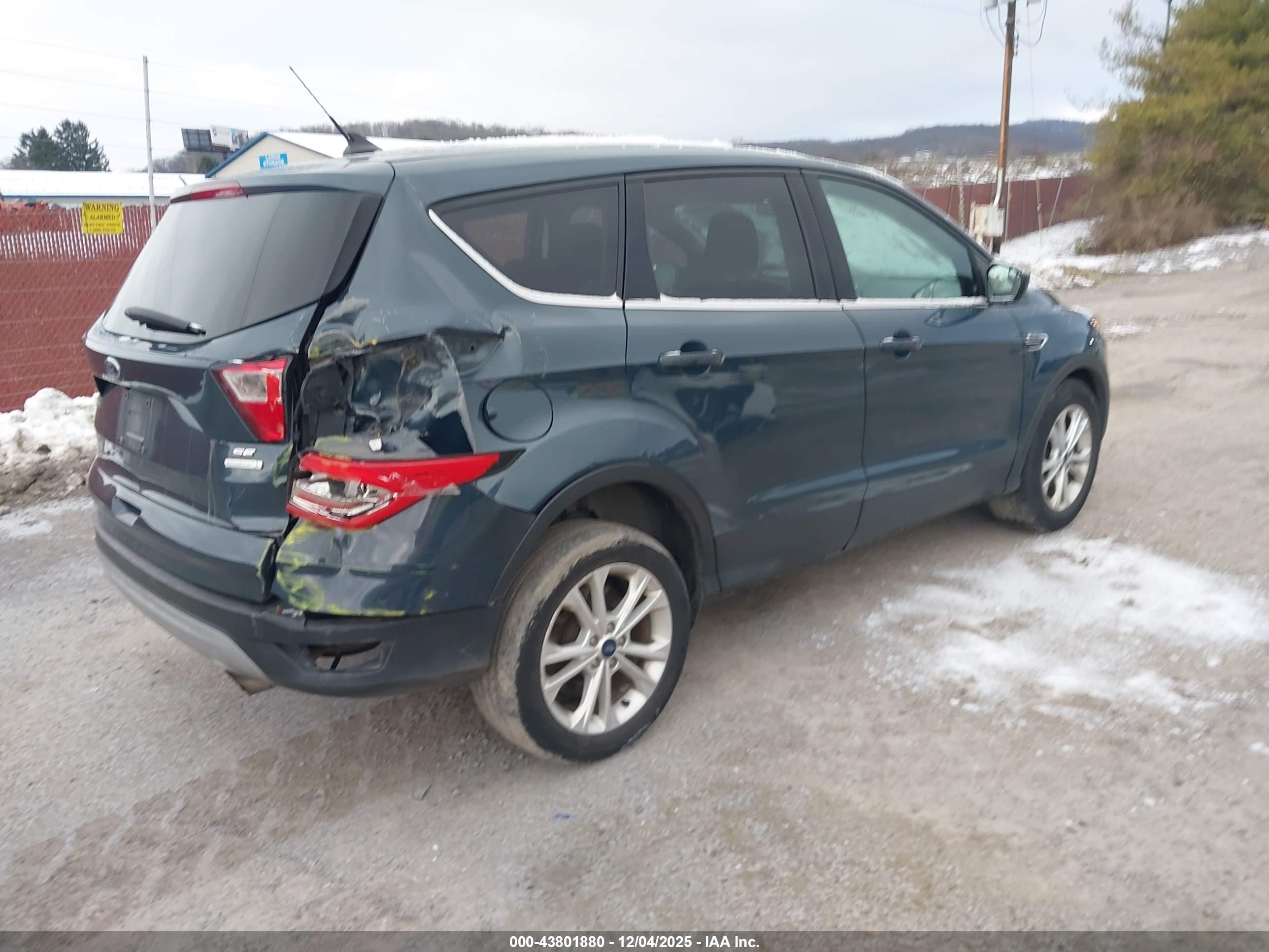 FORD ESCAPE image 4