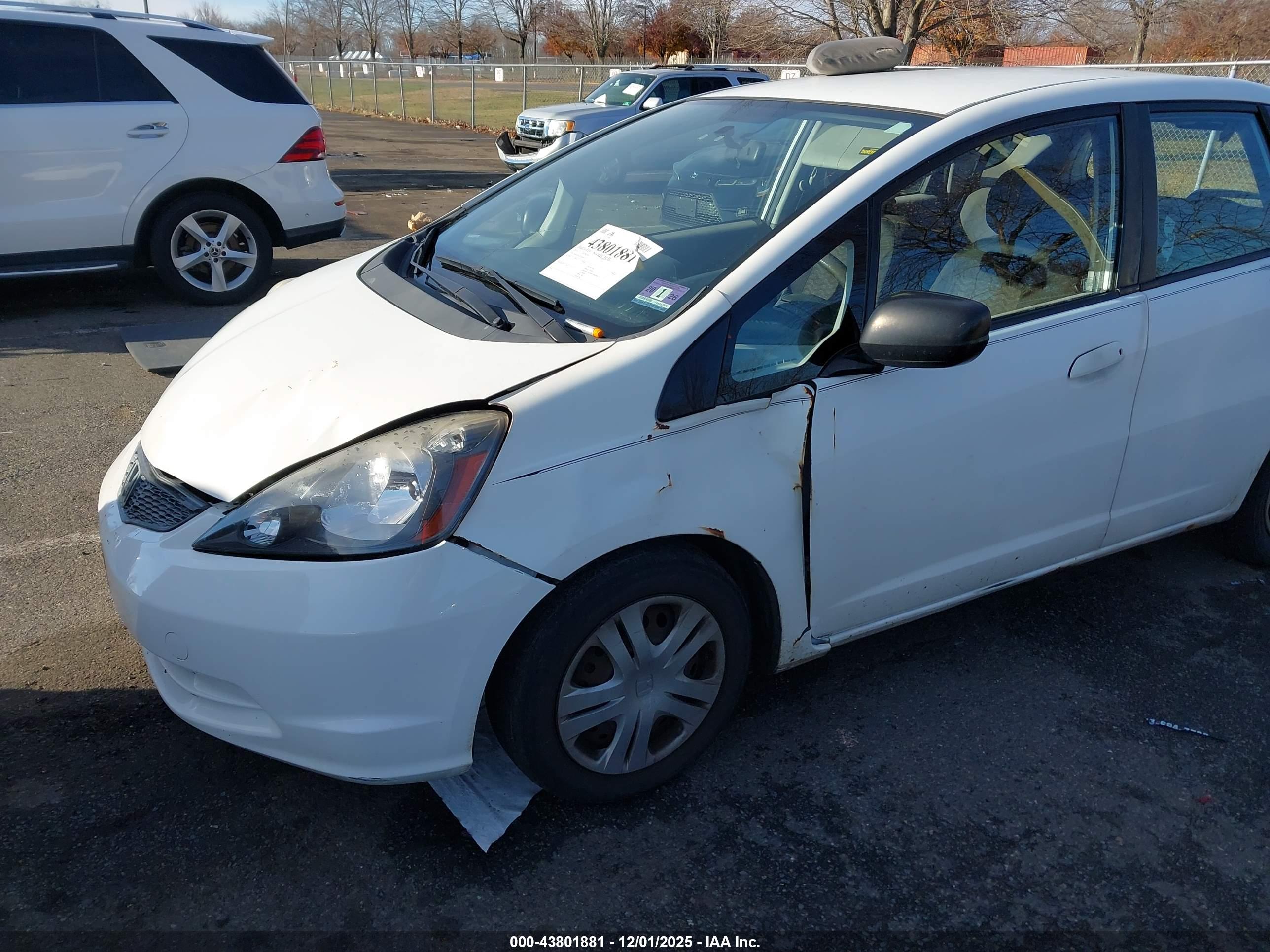HONDA FIT image 6