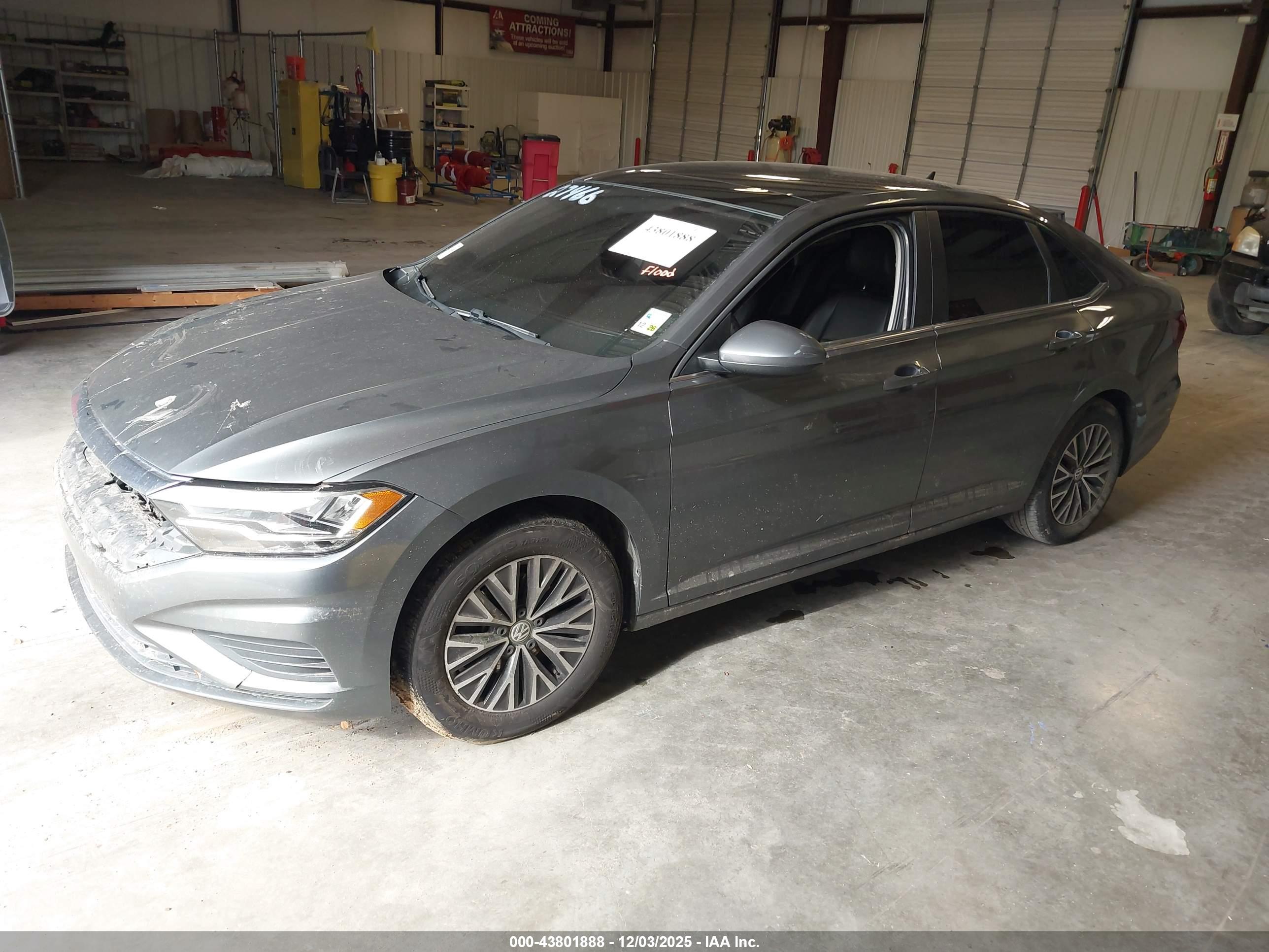 VOLKSWAGEN JETTA image 2