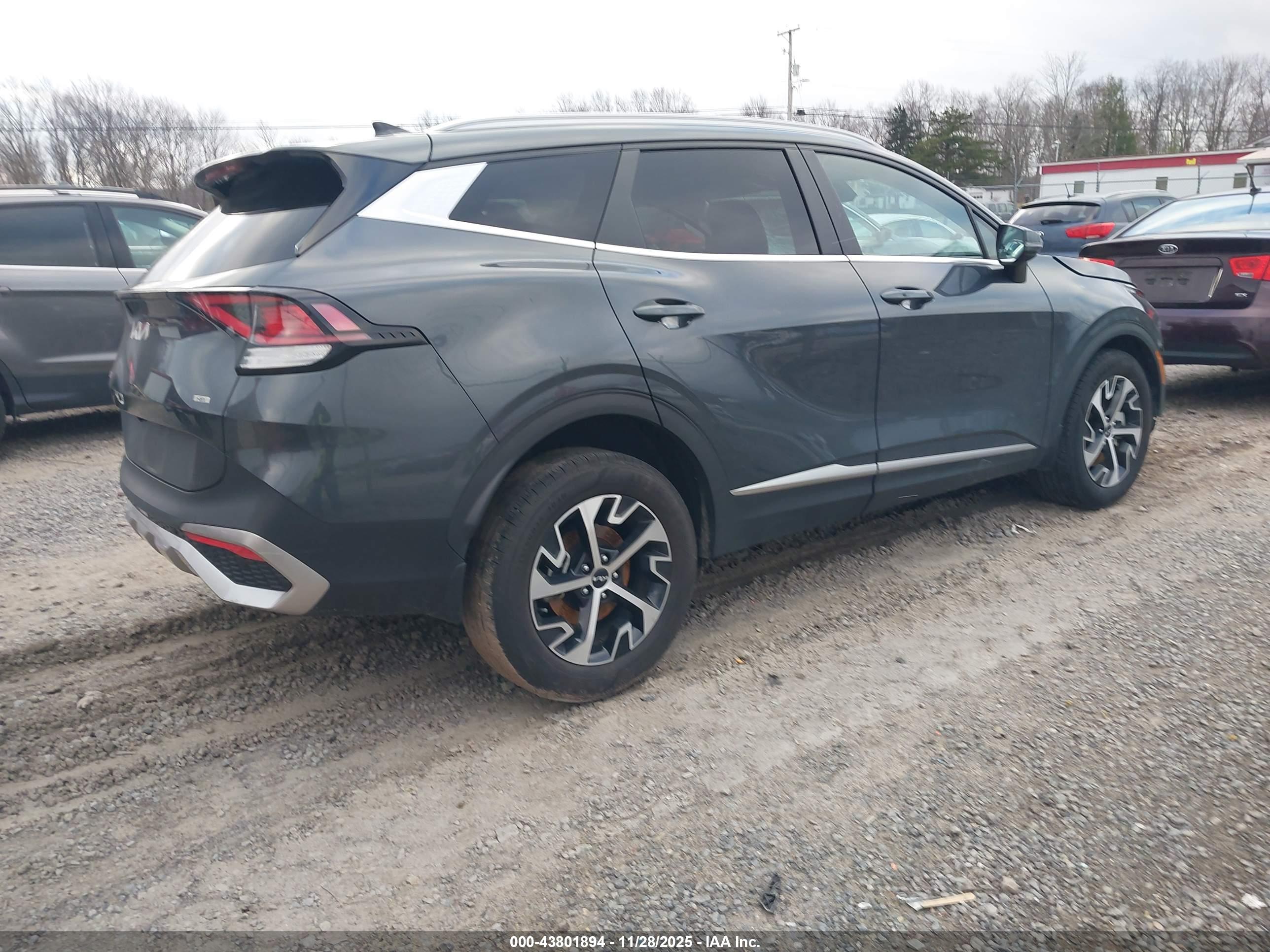 KIA SPORTAGE image 4