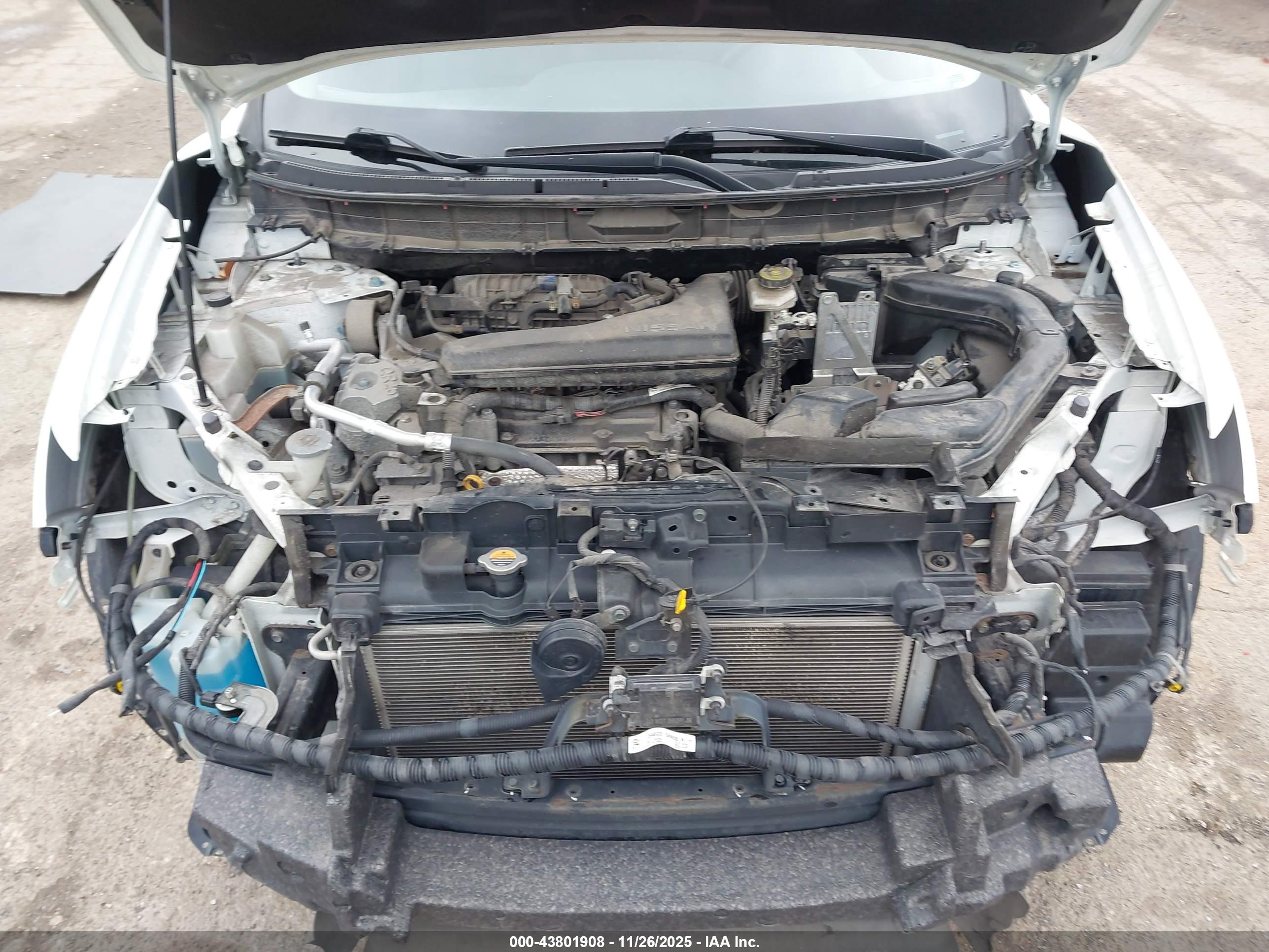 NISSAN ROGUE image 10