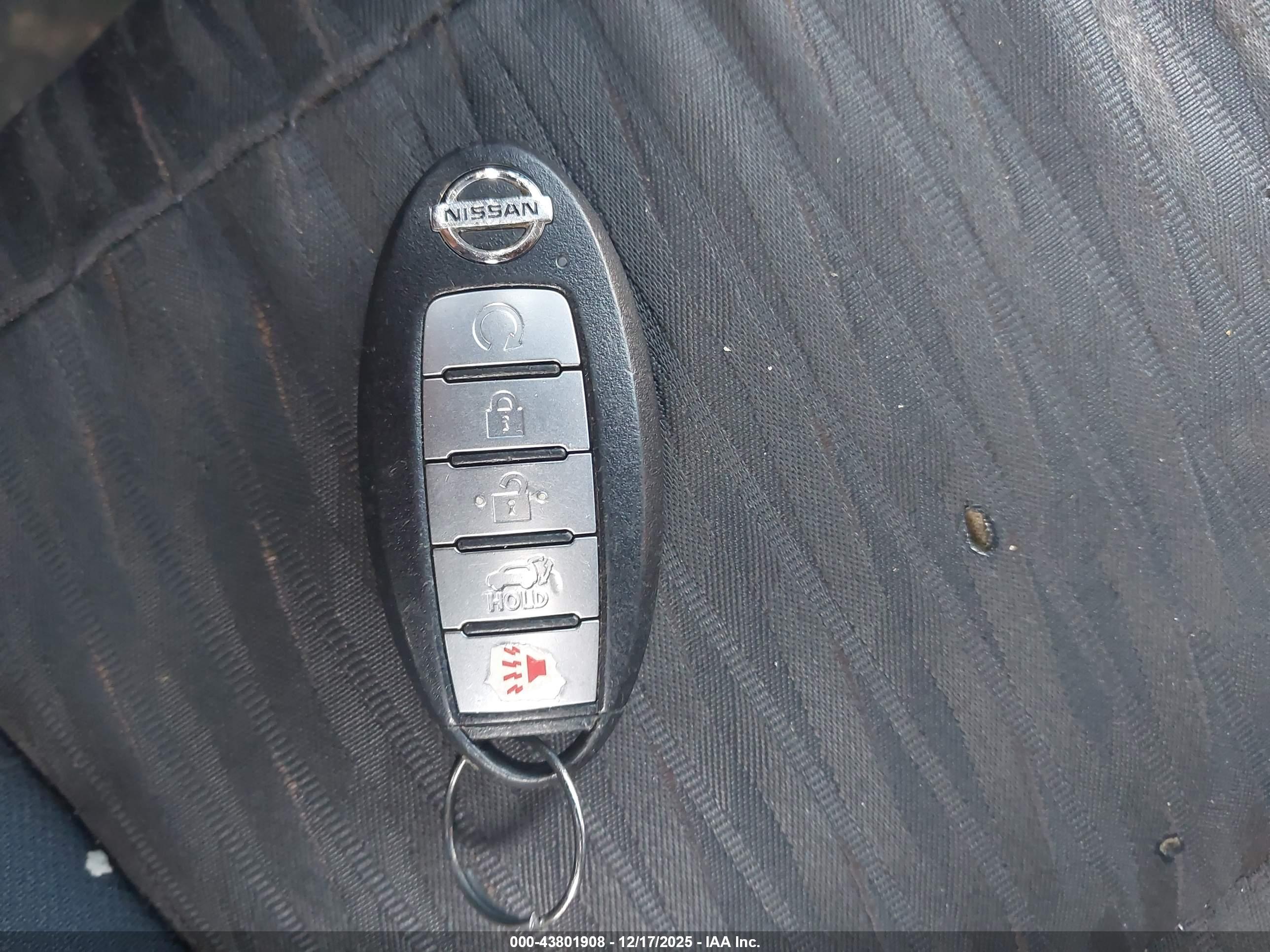 NISSAN ROGUE image 11
