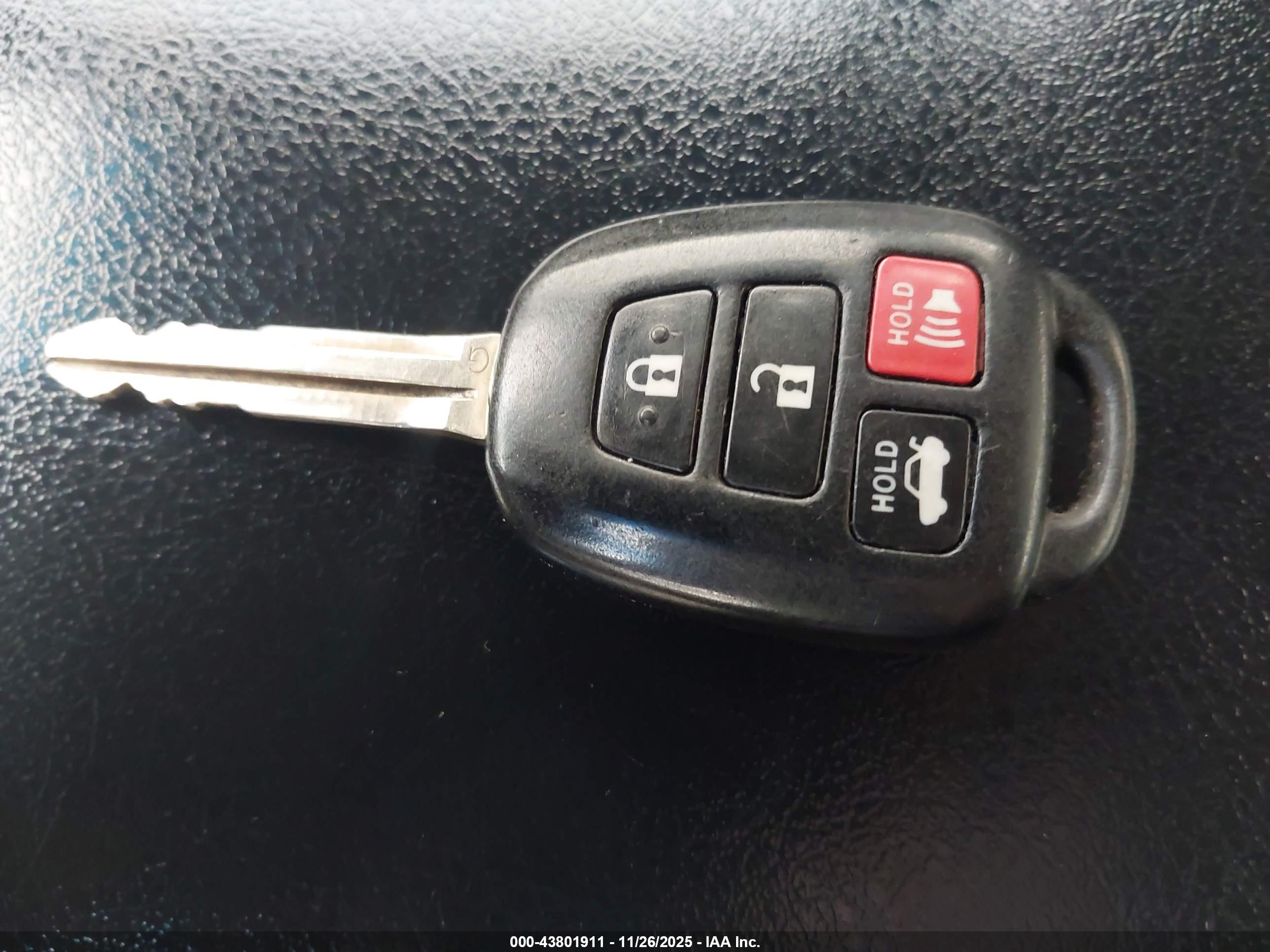 TOYOTA CAMRY image 11