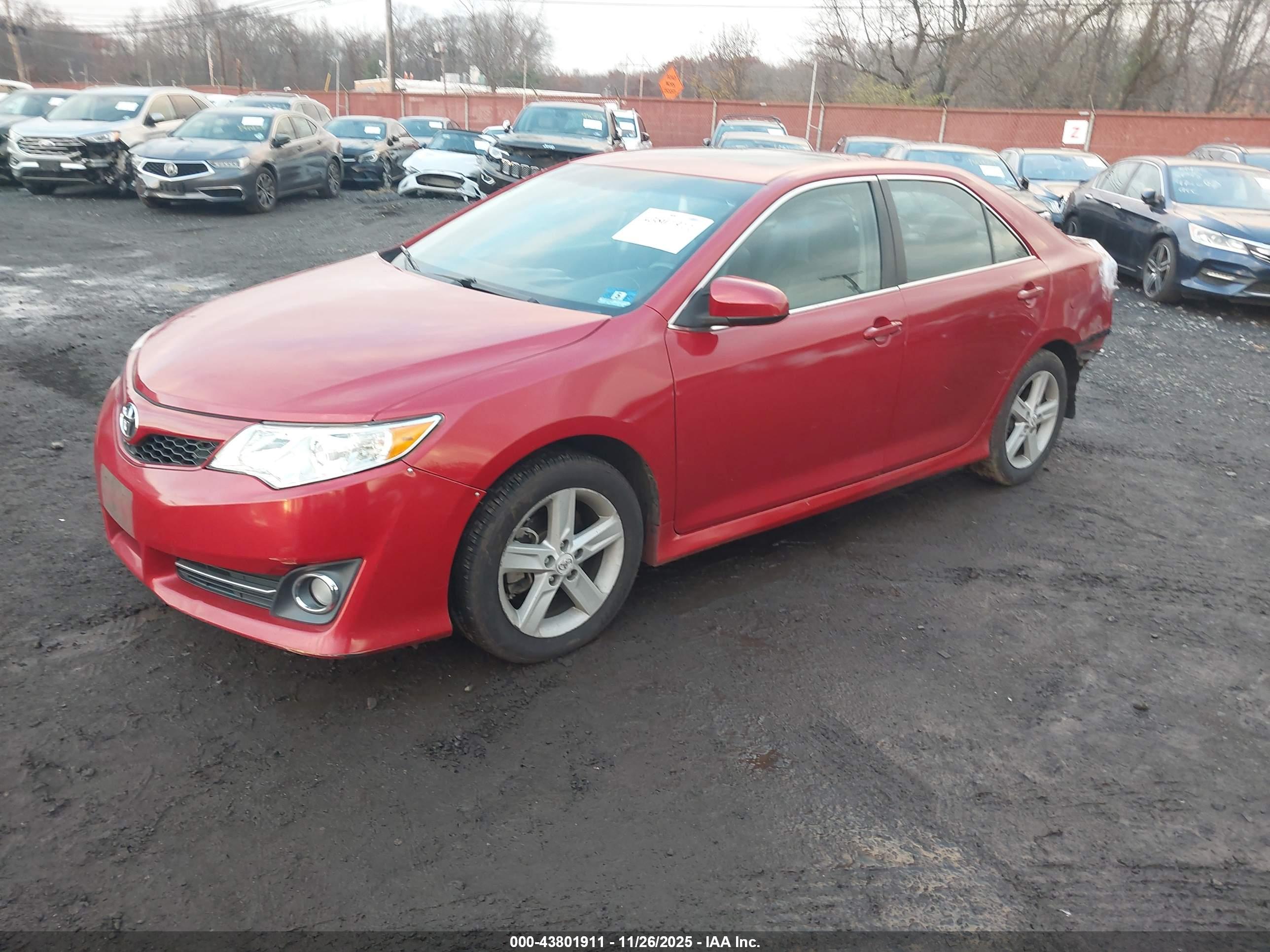 TOYOTA CAMRY image 2