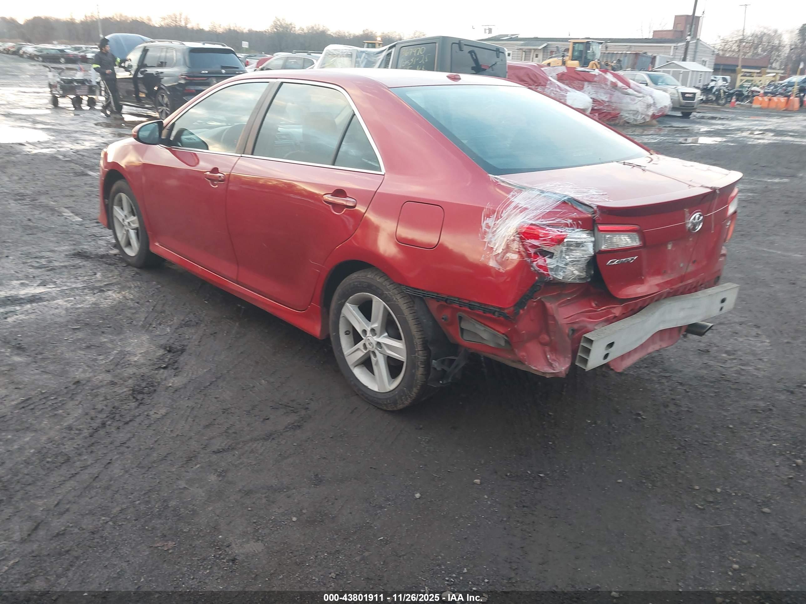 TOYOTA CAMRY image 3