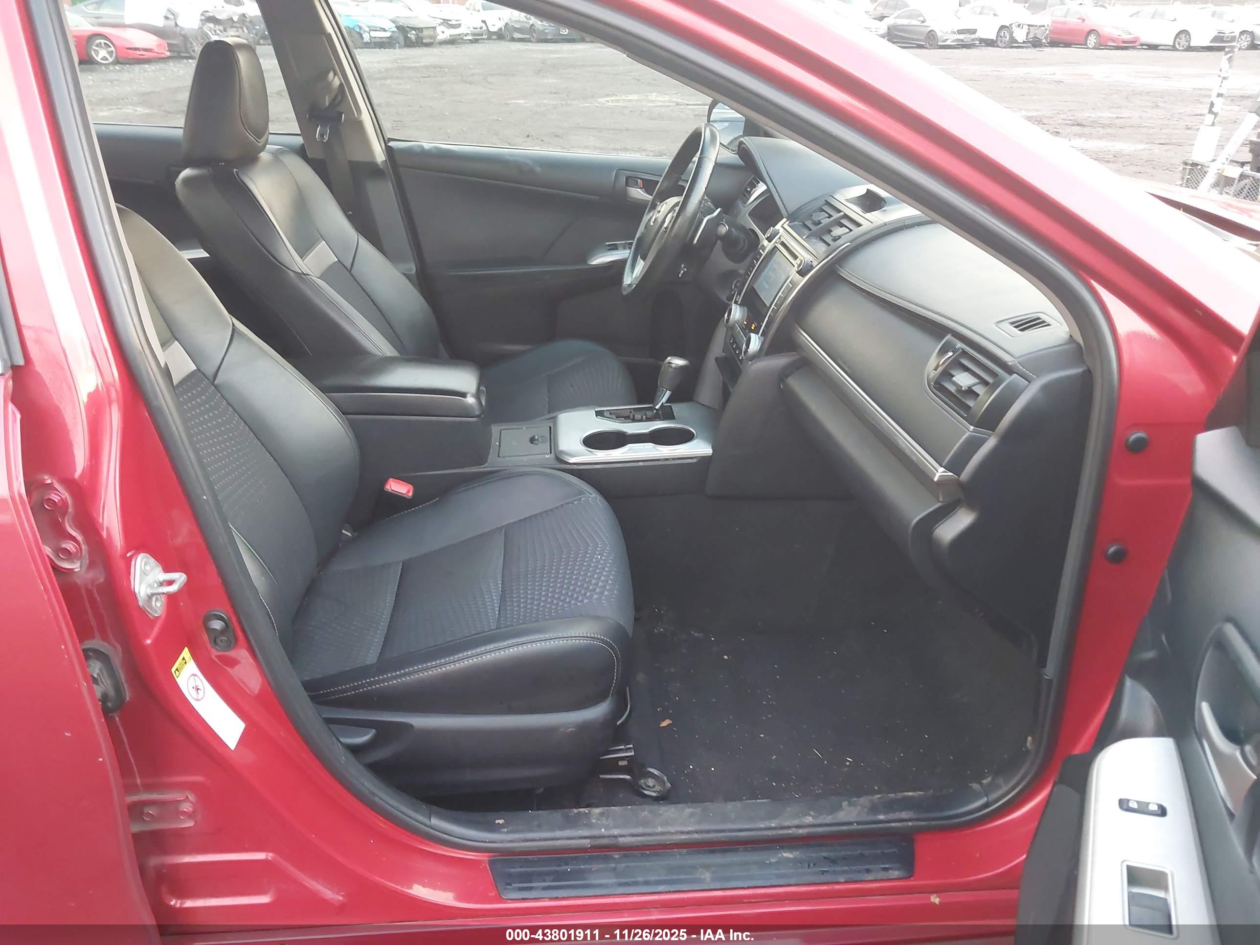 TOYOTA CAMRY image 5