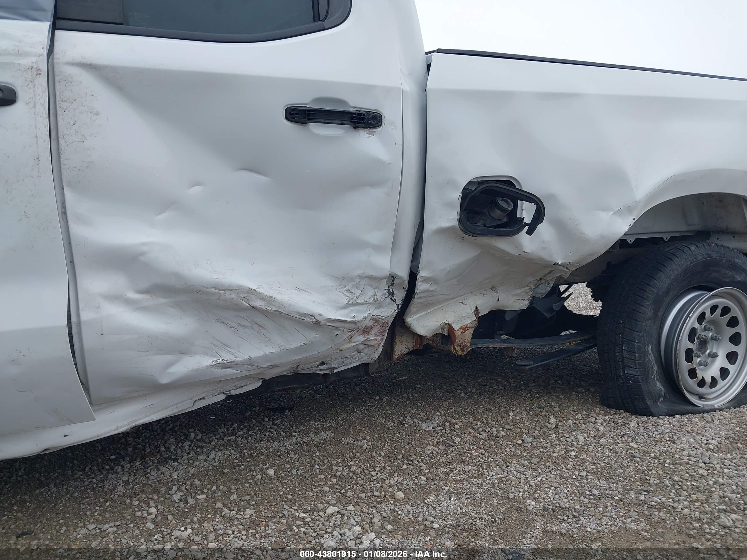 CHEVROLET SILVERADO image 6