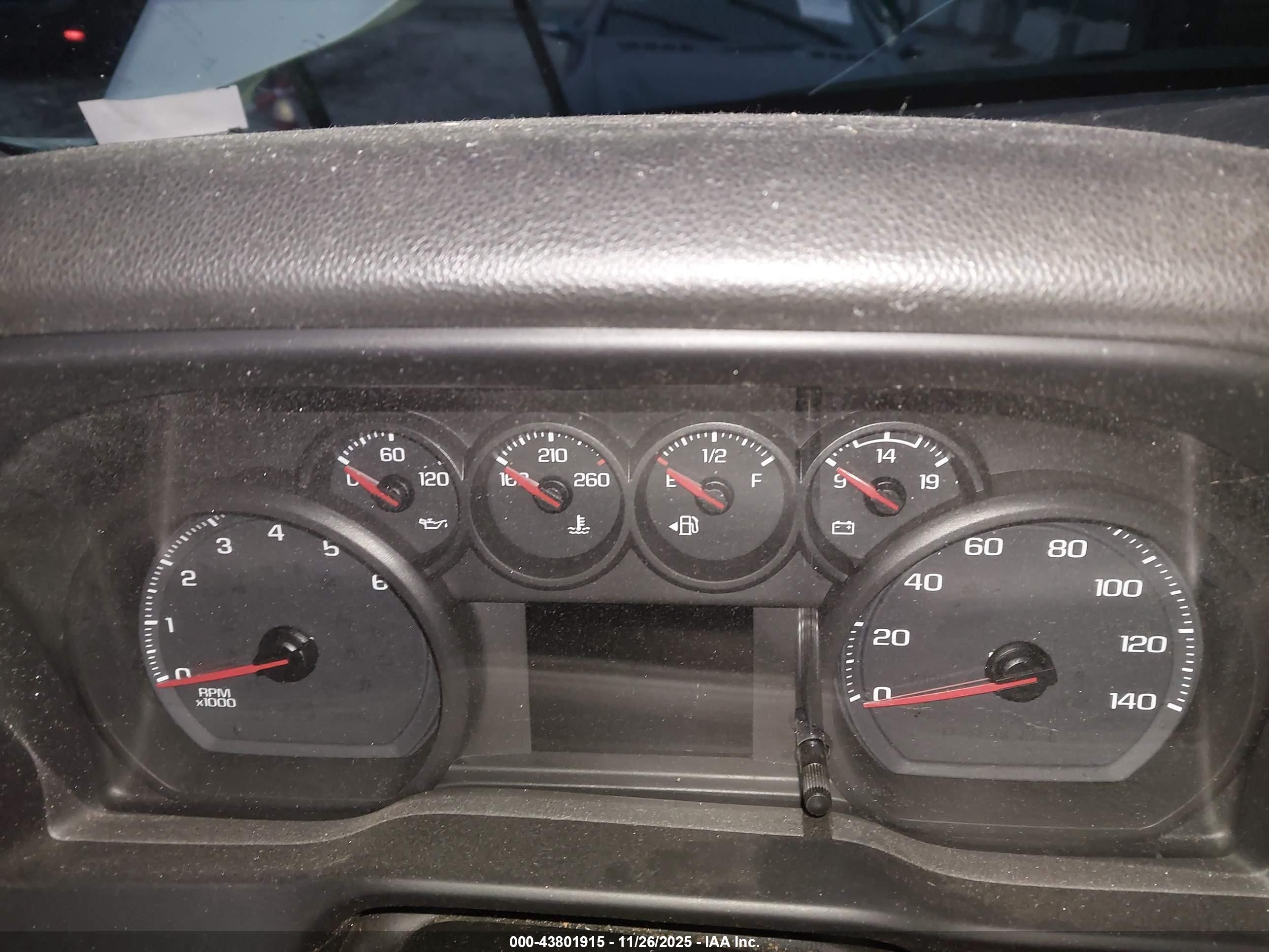 CHEVROLET SILVERADO image 7