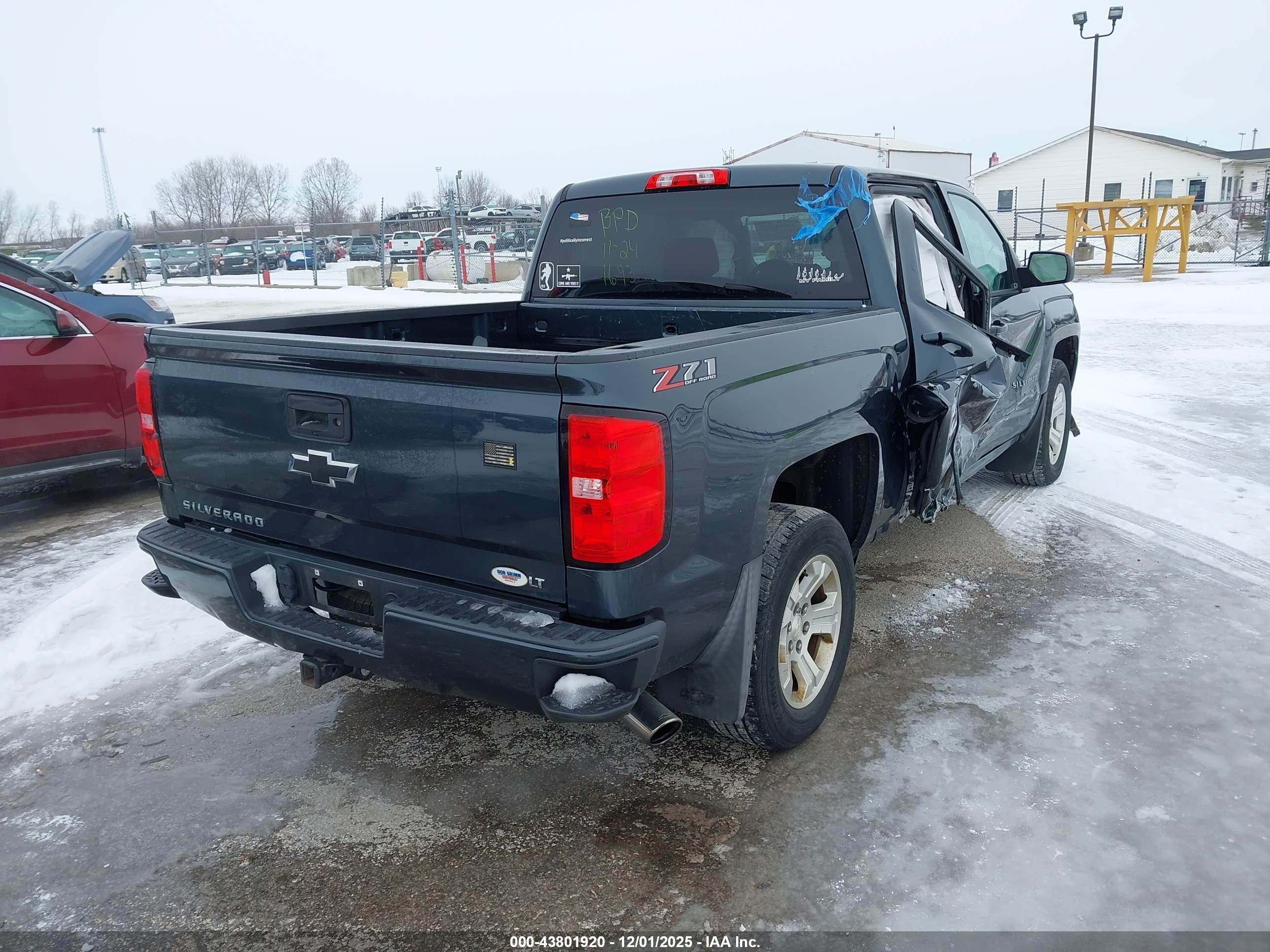 CHEVROLET SILVERADO image 4