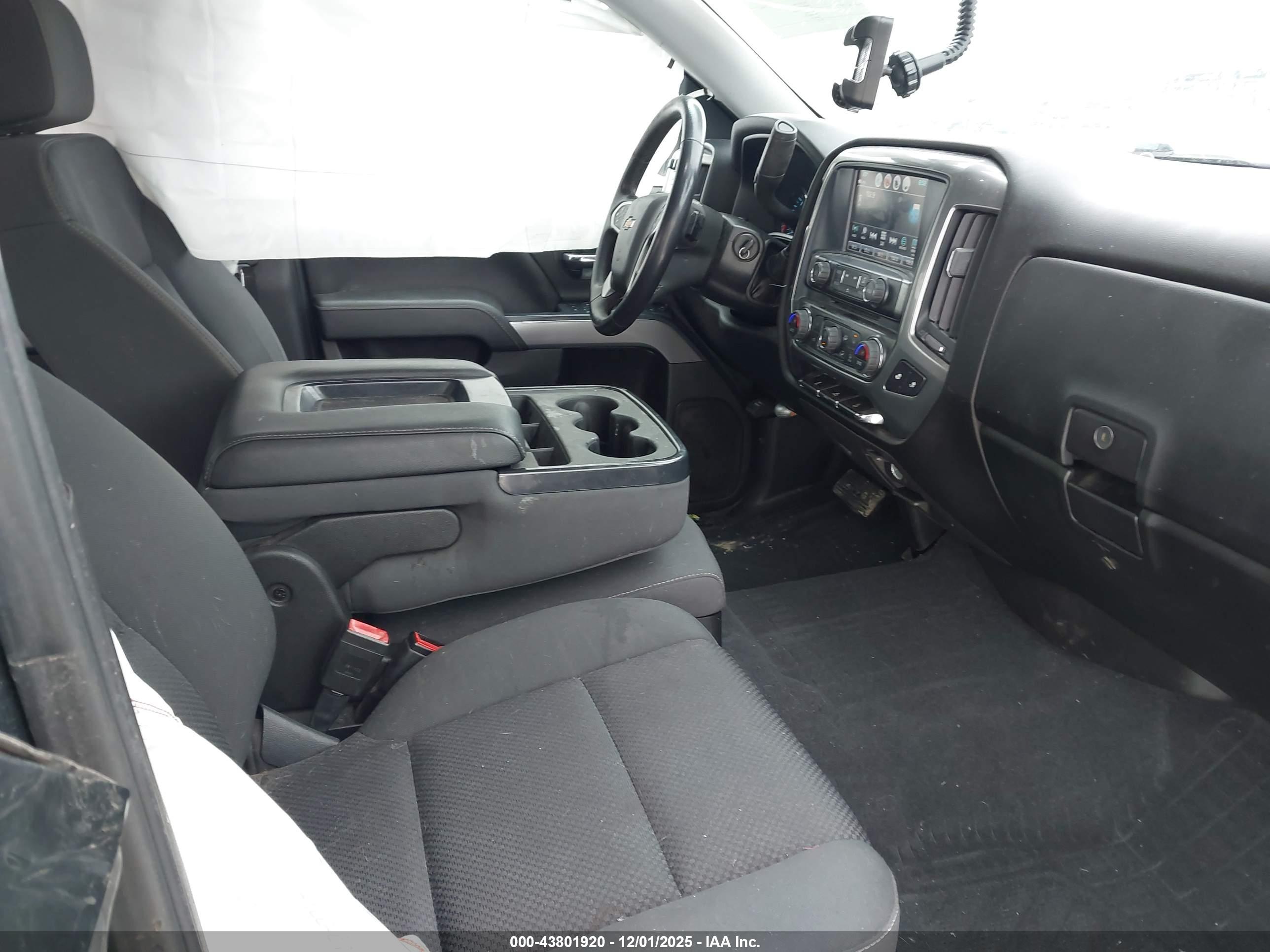 CHEVROLET SILVERADO image 5