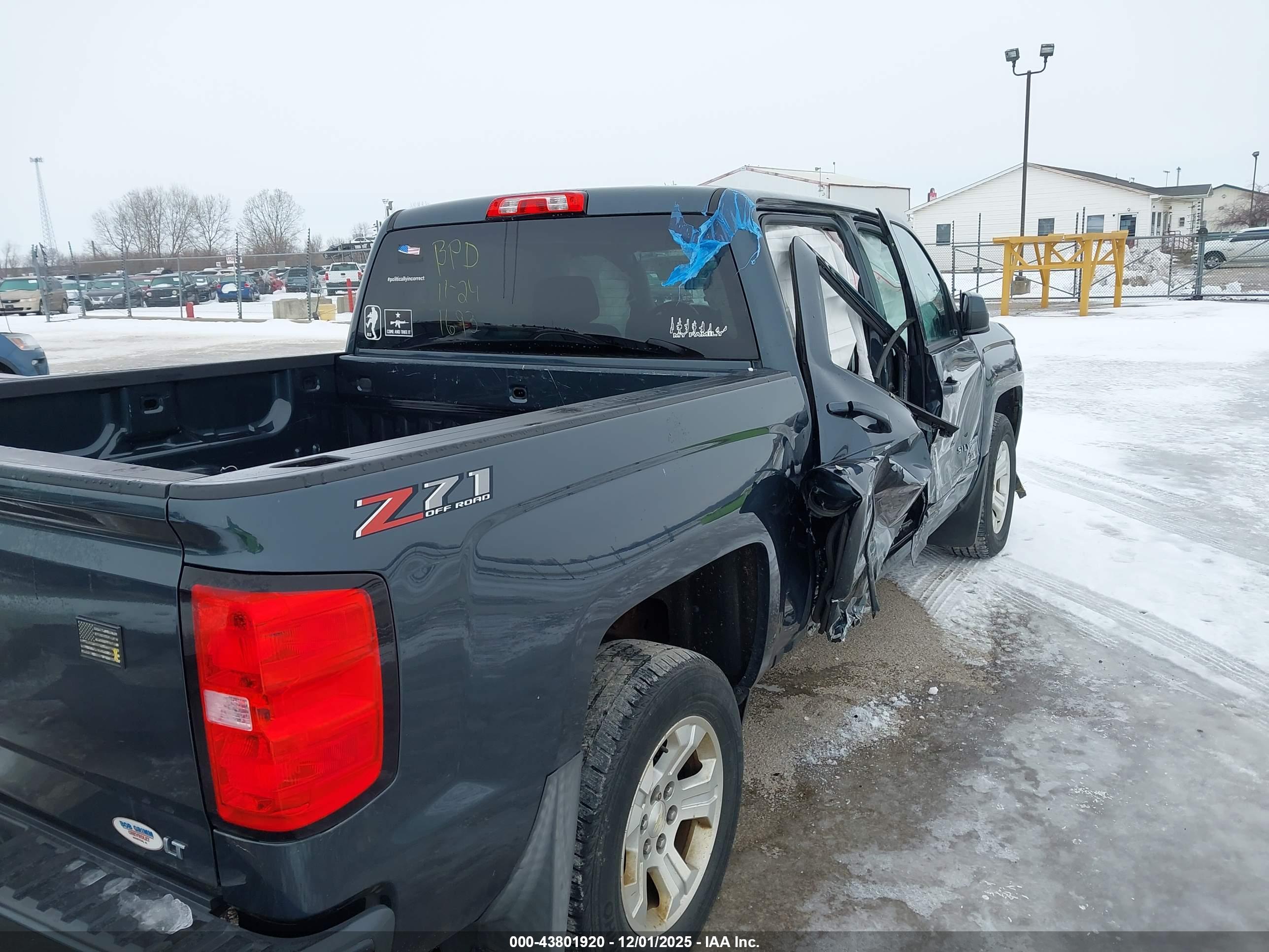 CHEVROLET SILVERADO image 6