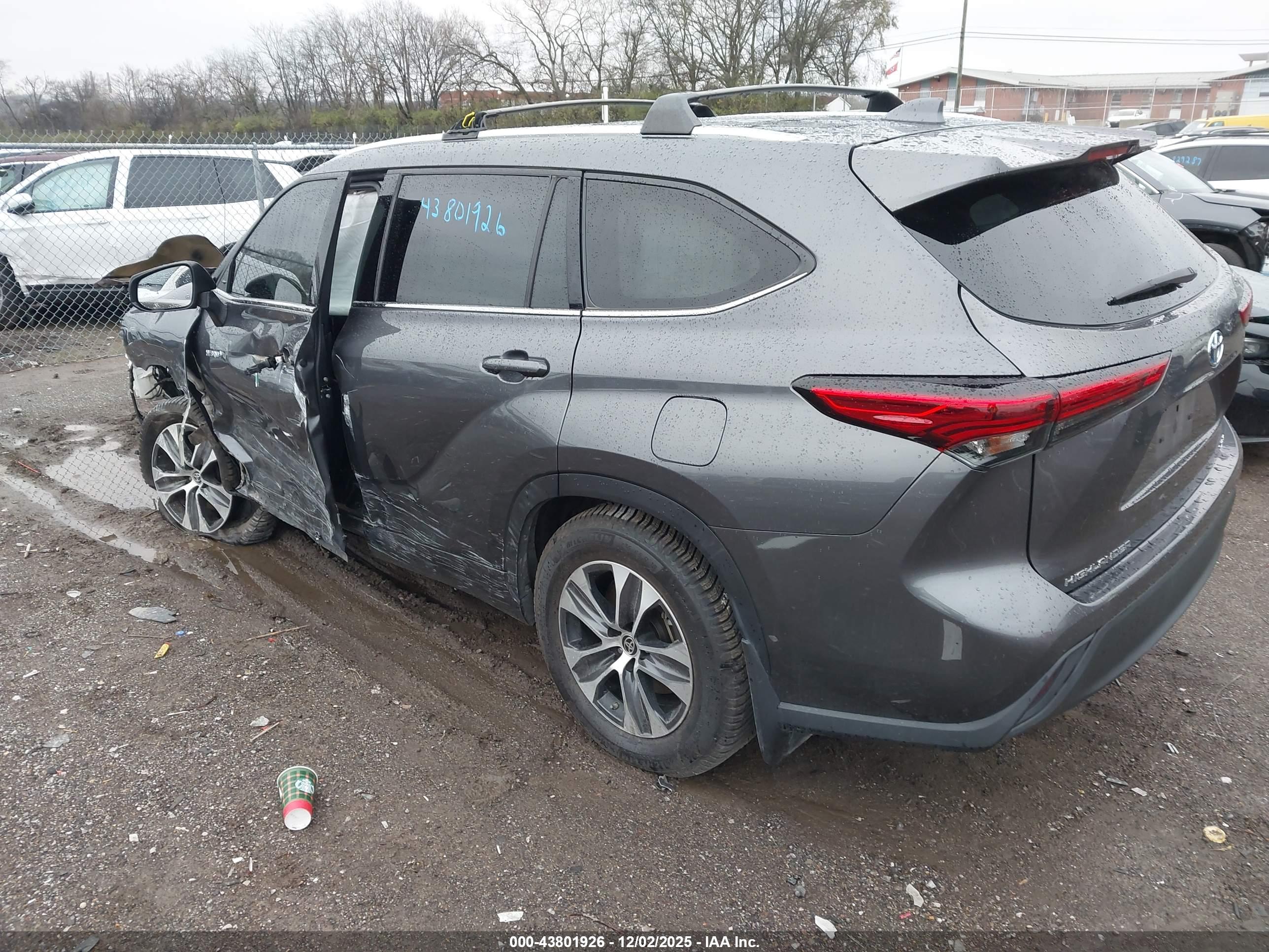 TOYOTA HIGHLANDER image 3