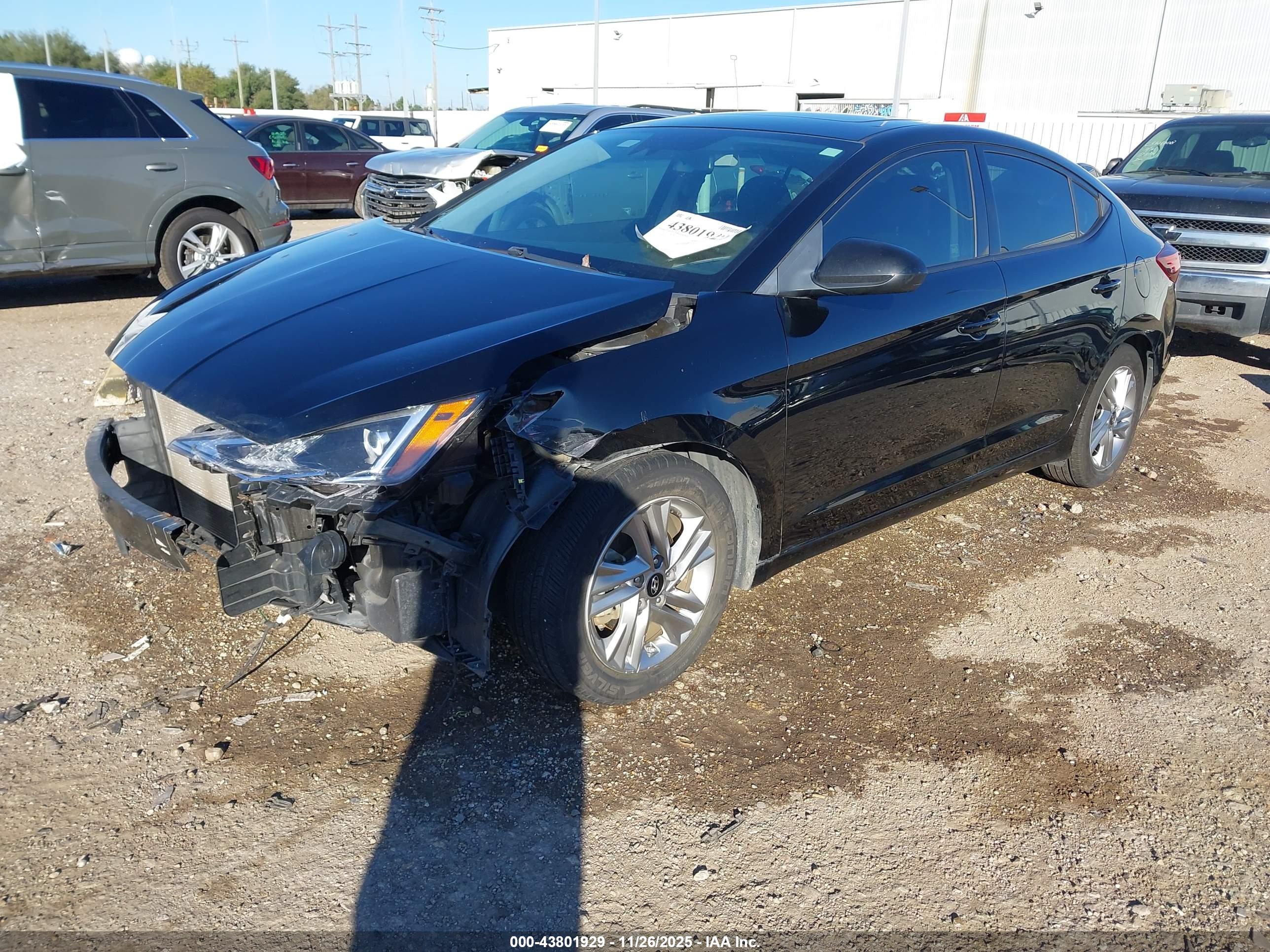 HYUNDAI ELANTRA image 2