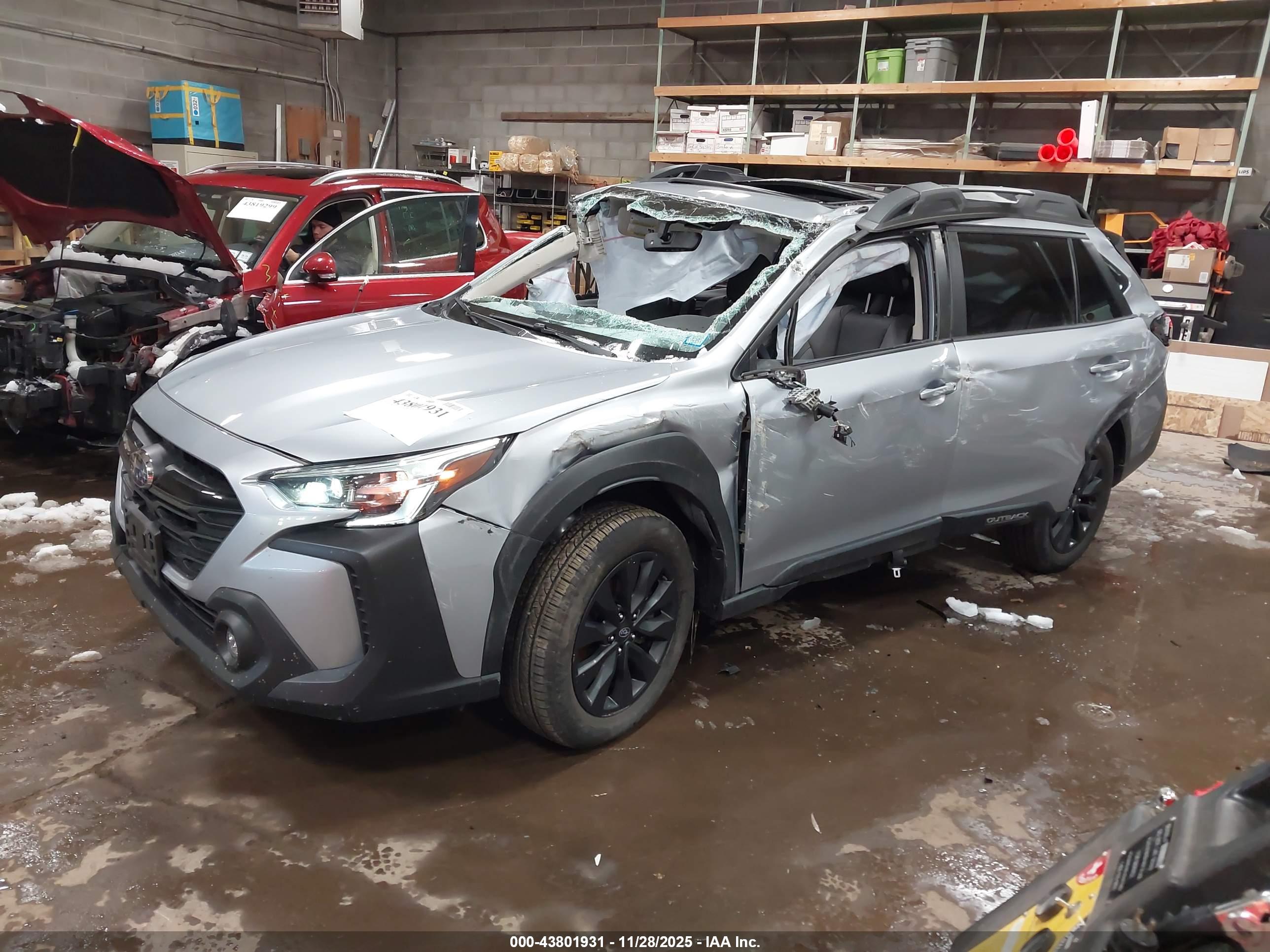 SUBARU OUTBACK image 2