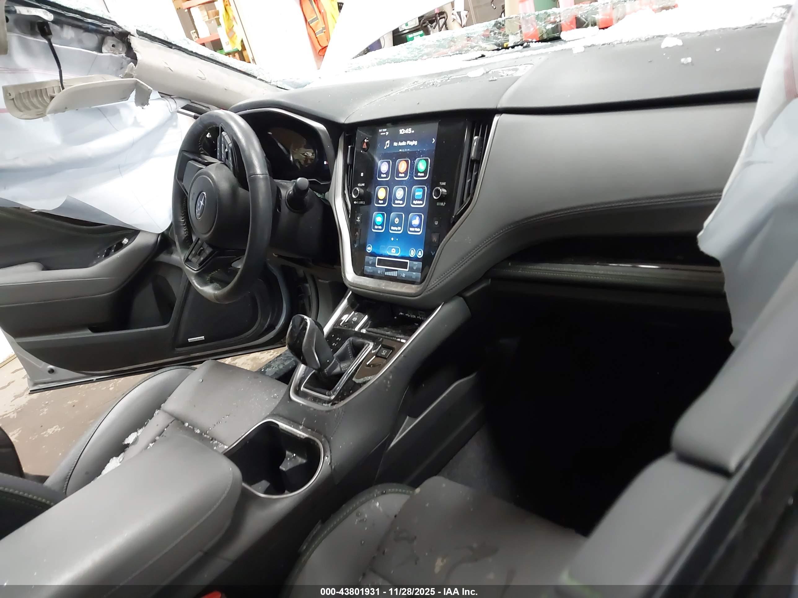 SUBARU OUTBACK image 5