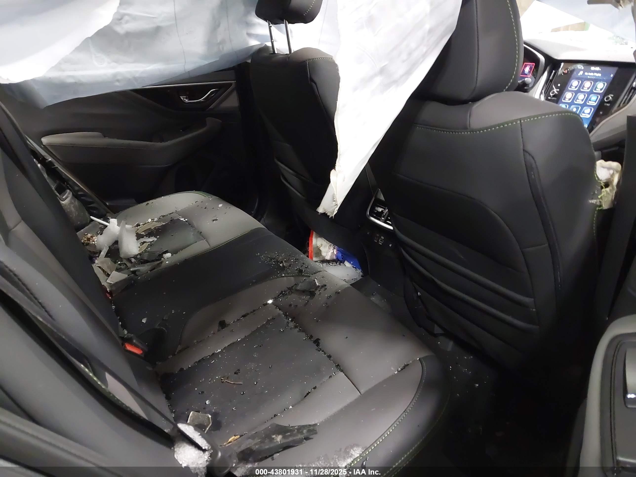 SUBARU OUTBACK image 8