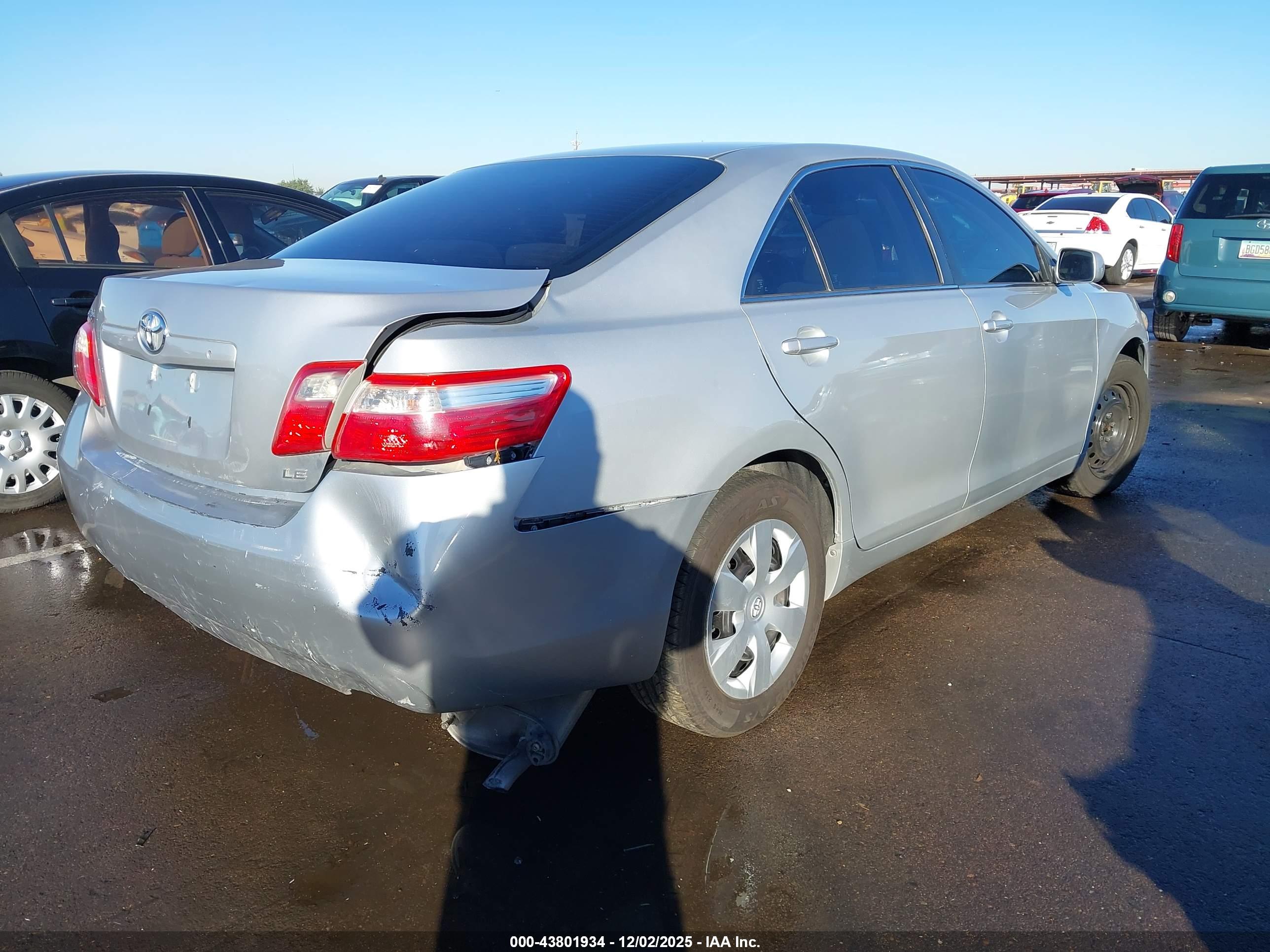 TOYOTA CAMRY image 4