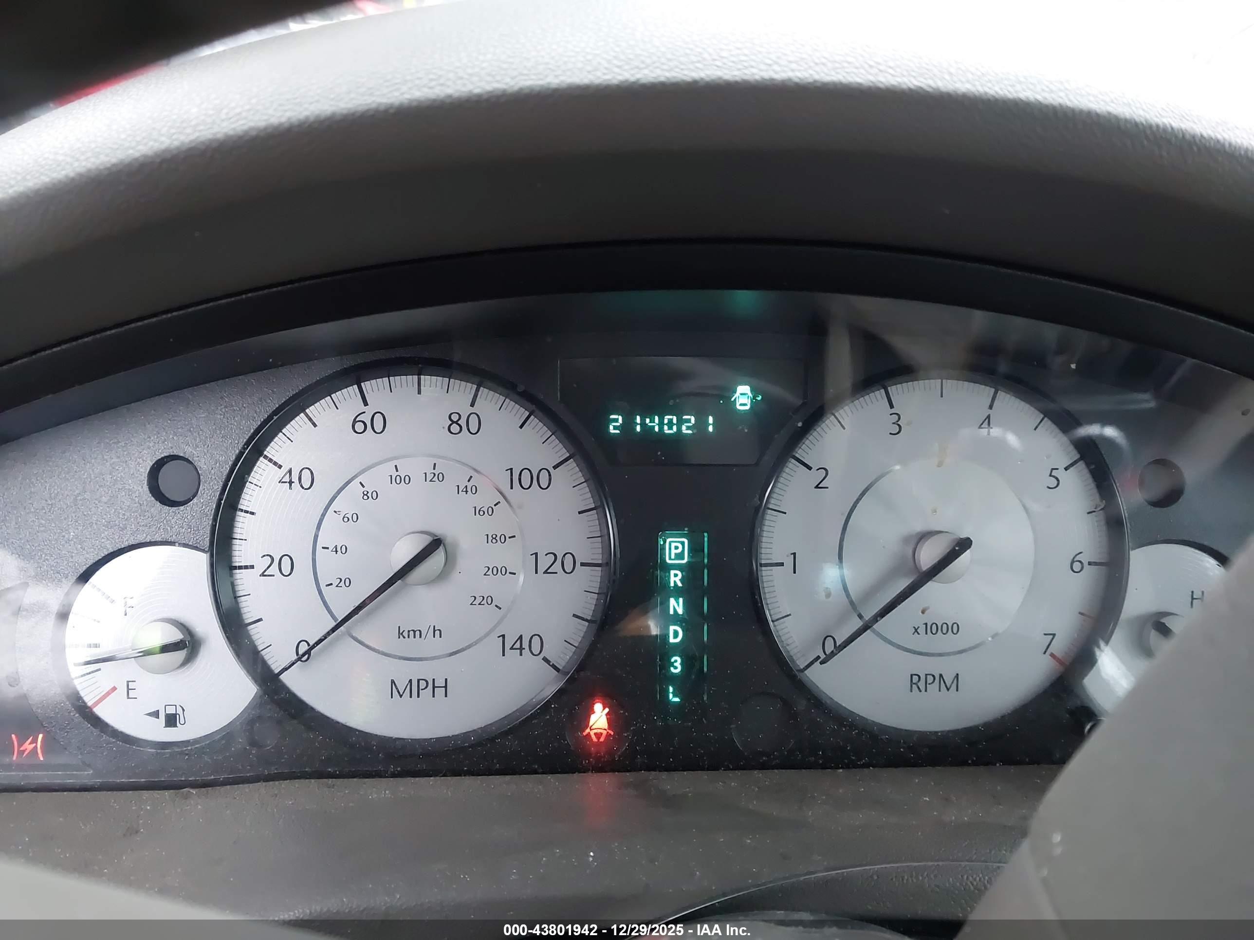 CHRYSLER 300 image 7