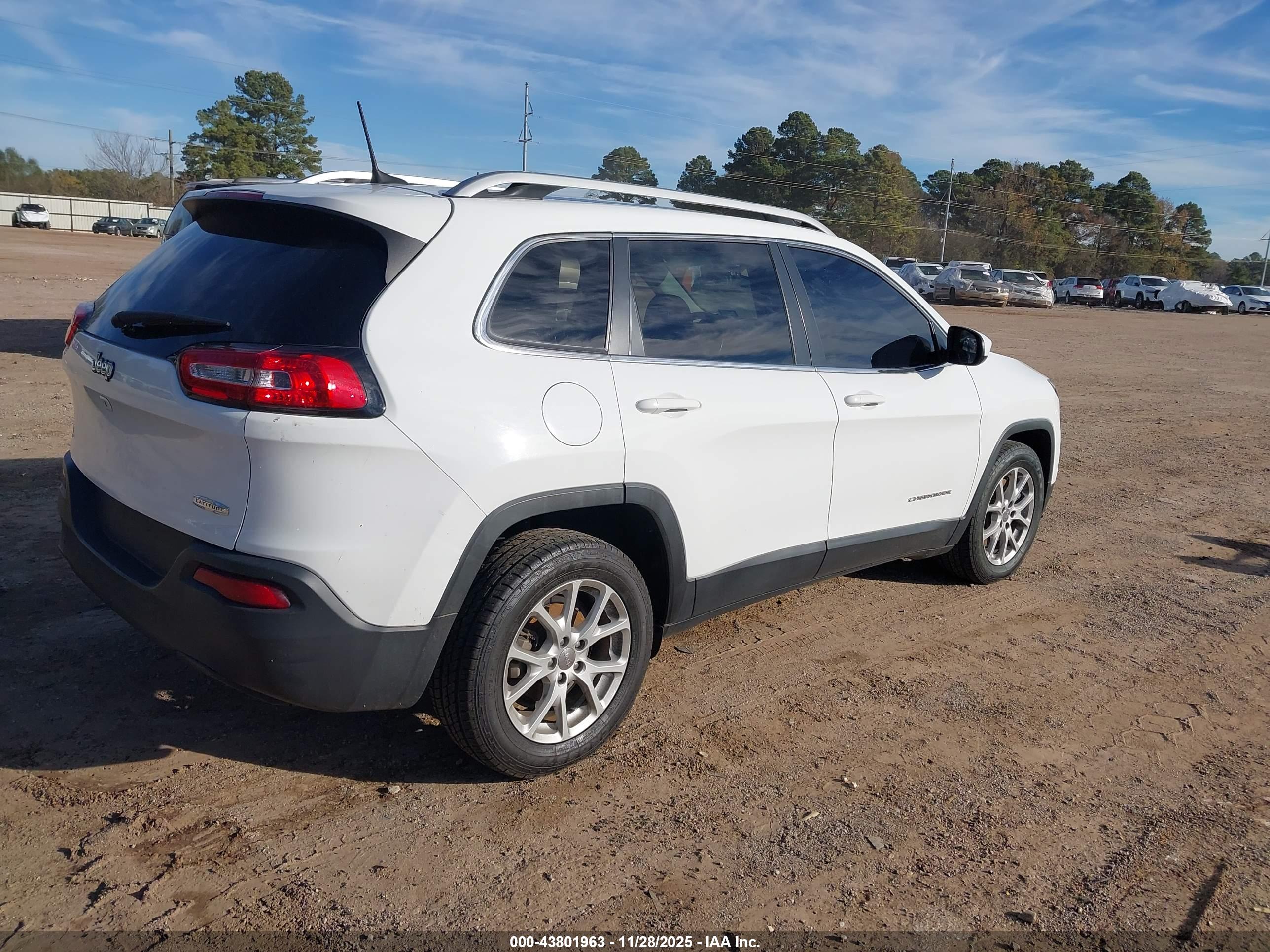 JEEP CHEROKEE image 4