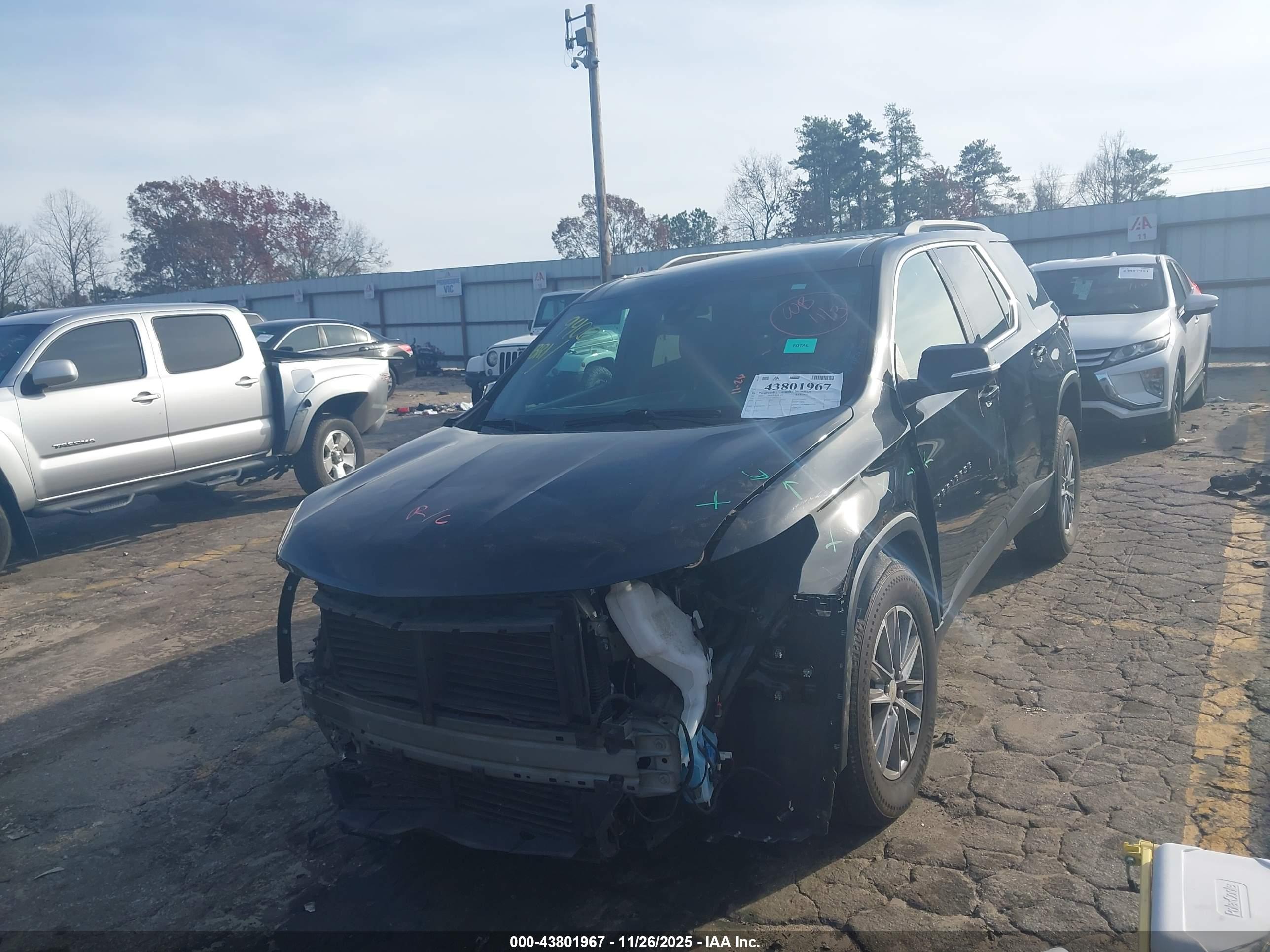 CHEVROLET TRAVERSE image 2