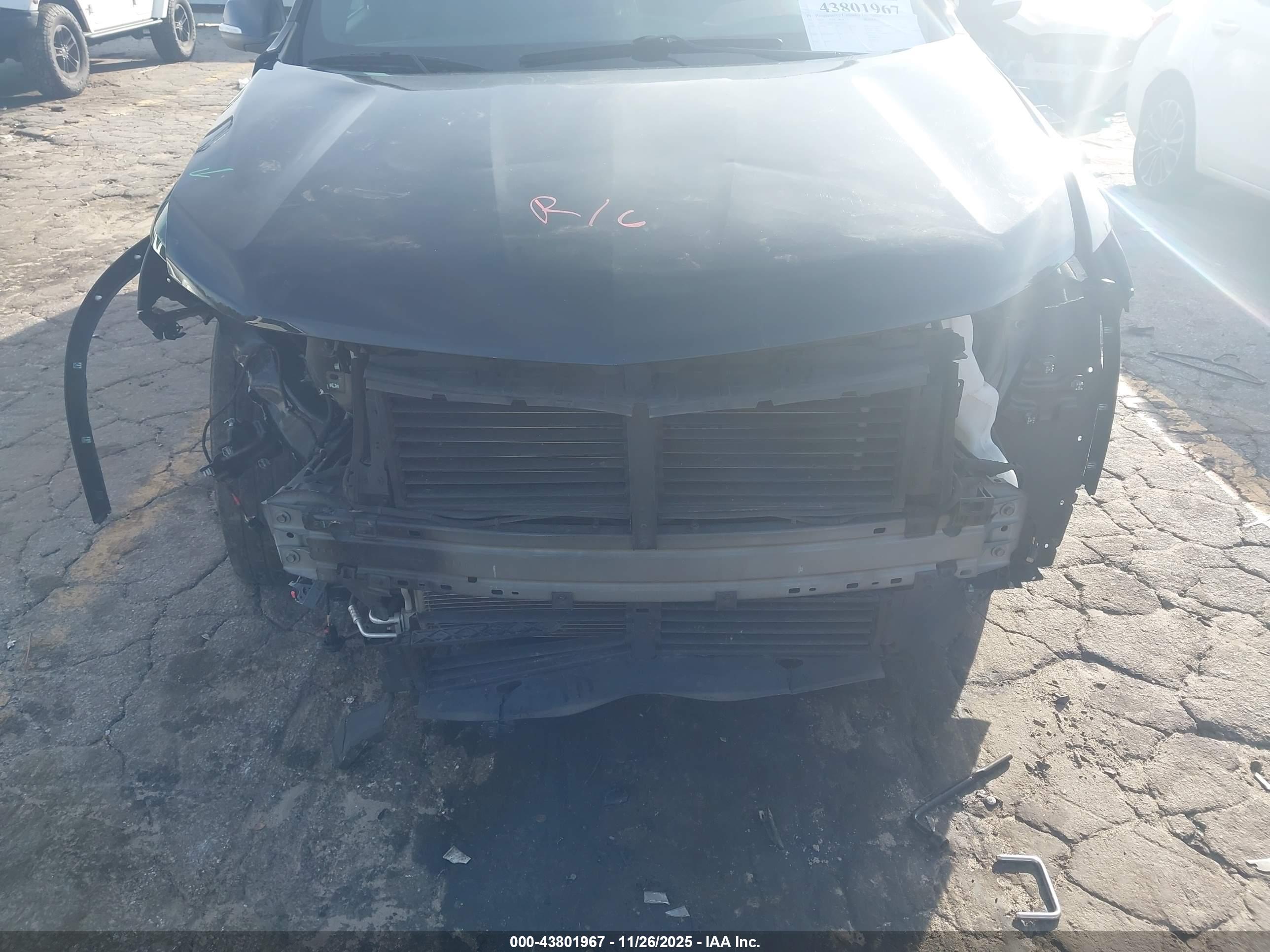 CHEVROLET TRAVERSE image 6