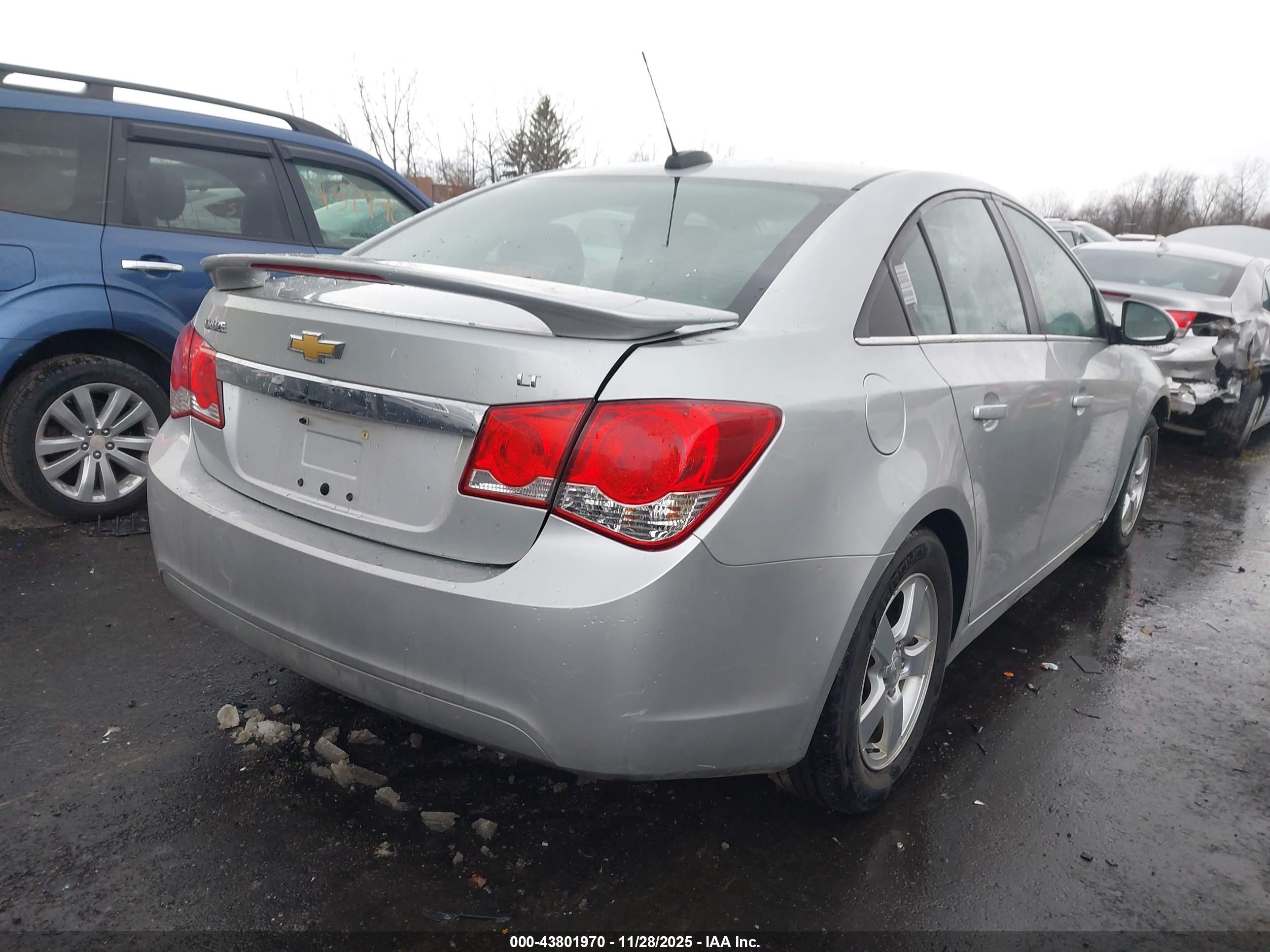 CHEVROLET CRUZE image 4