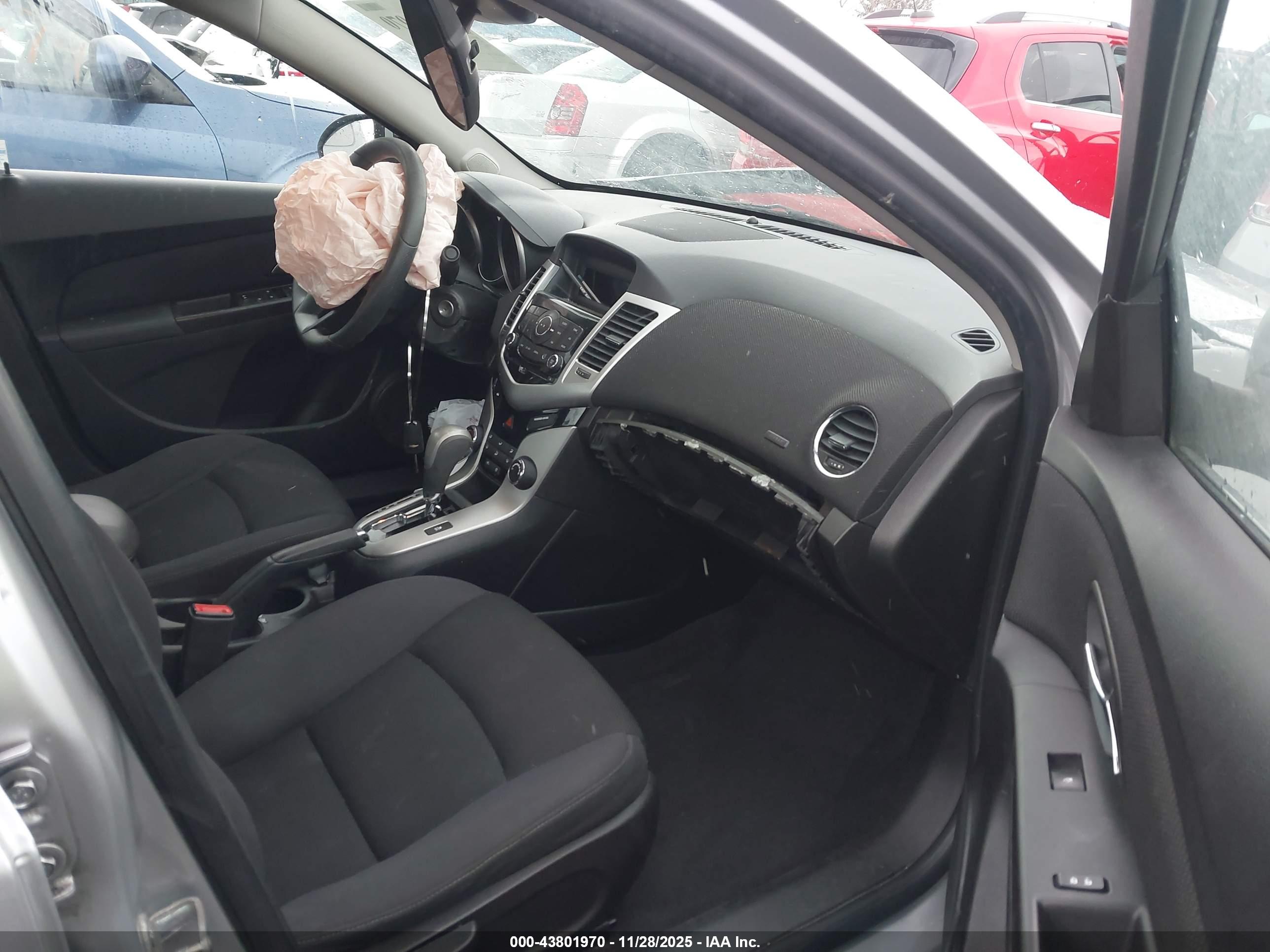 CHEVROLET CRUZE image 5