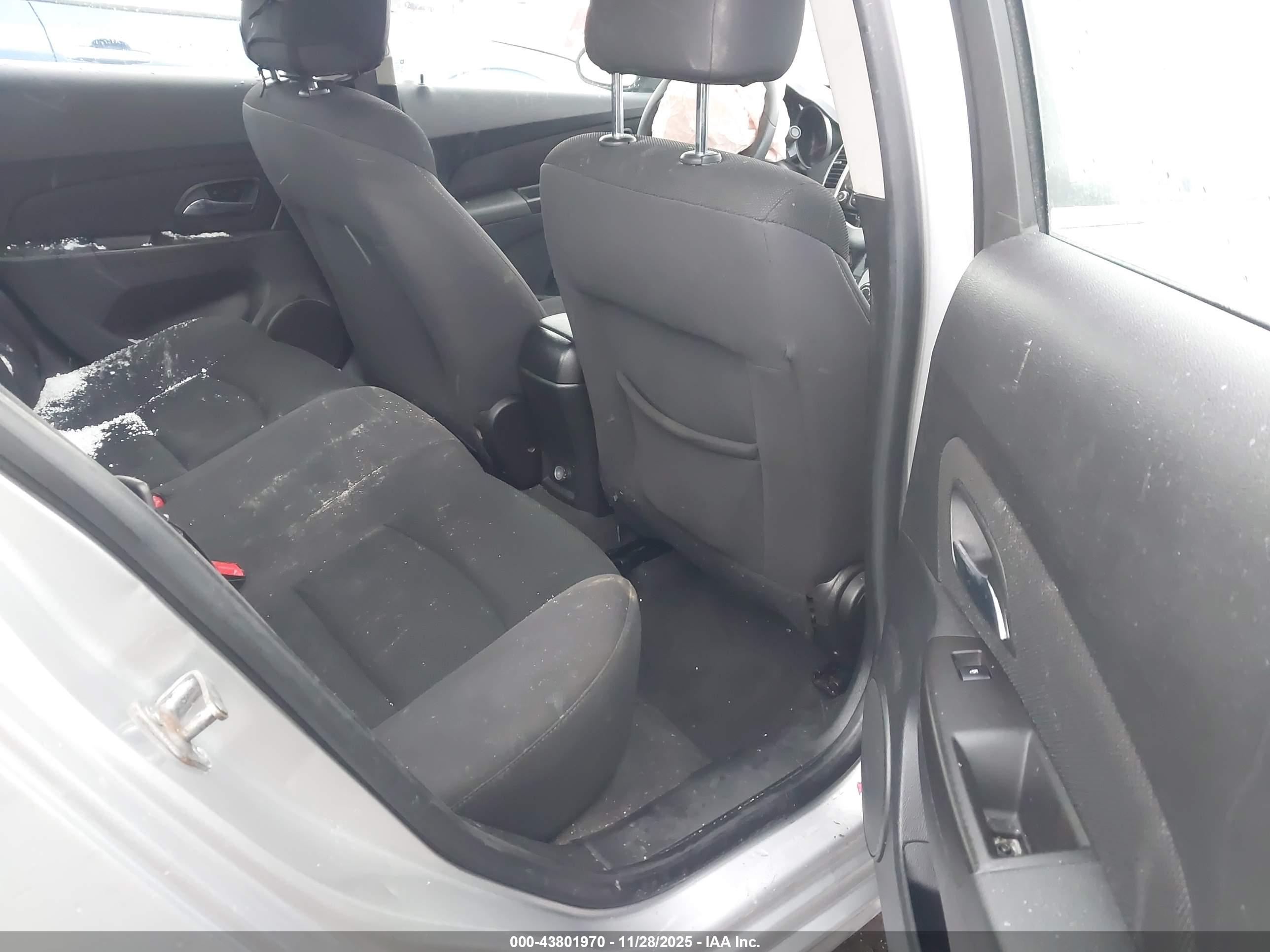 CHEVROLET CRUZE image 8