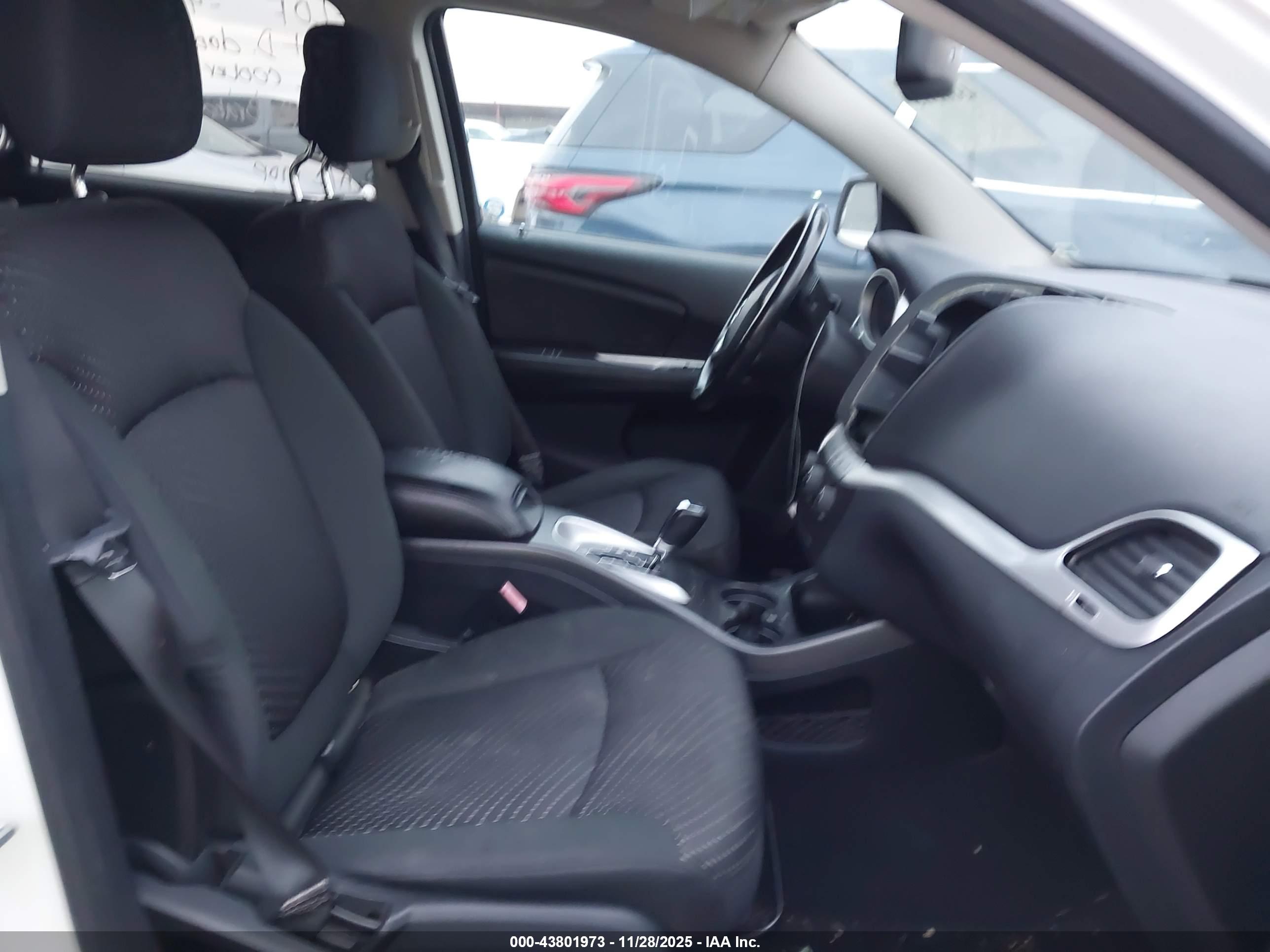 DODGE JOURNEY image 5