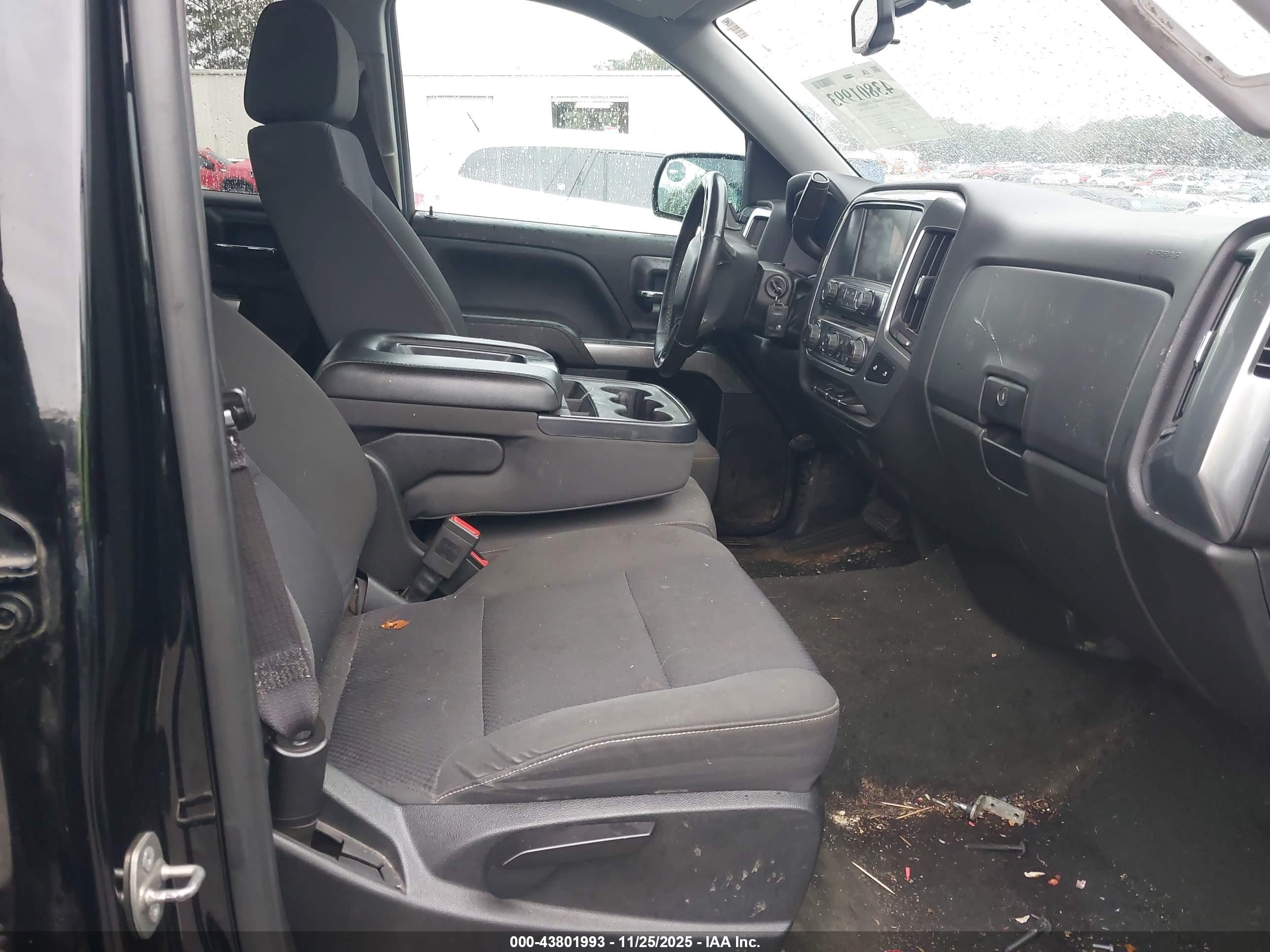 CHEVROLET SILVERADO image 5
