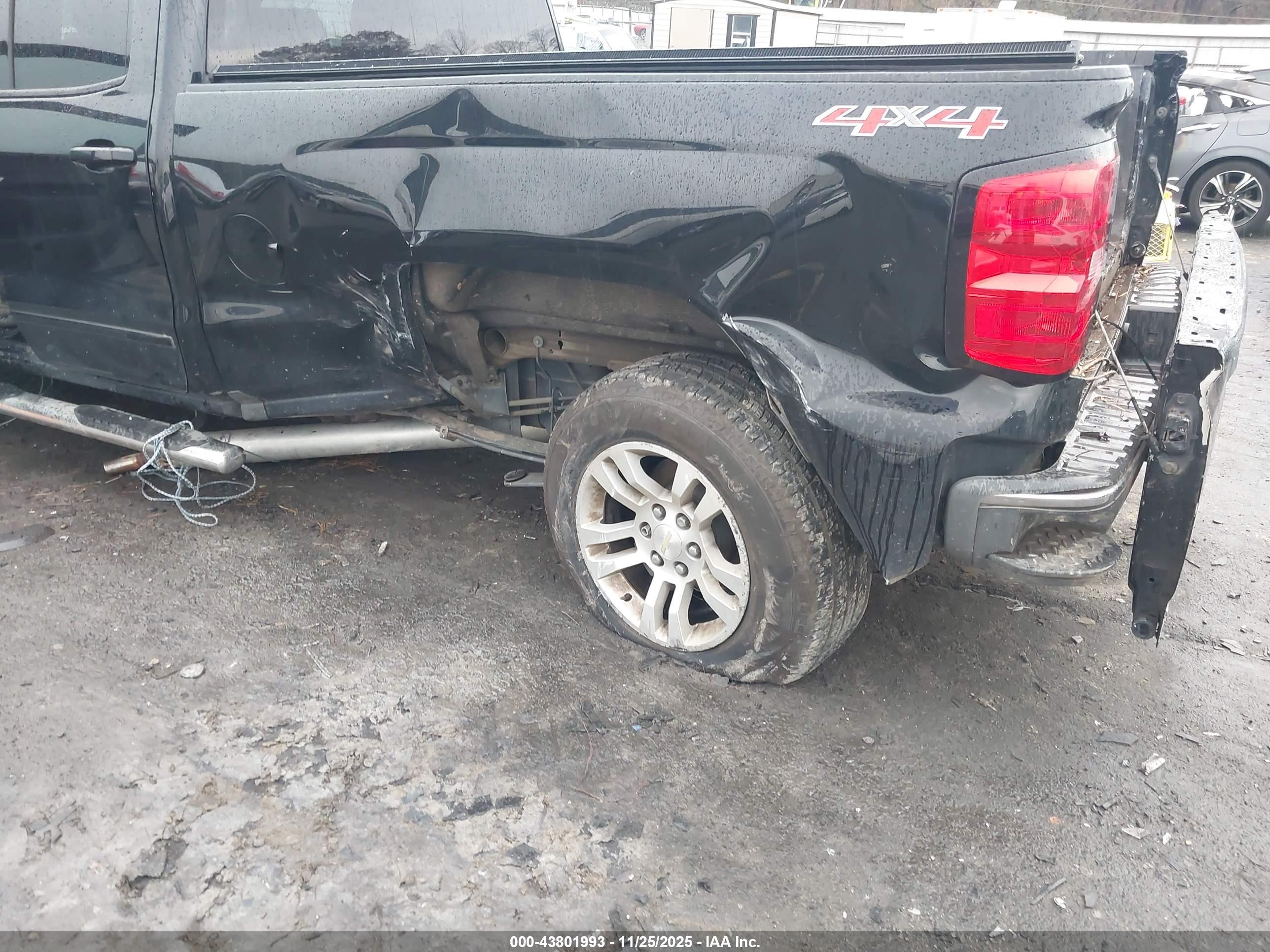 CHEVROLET SILVERADO image 6