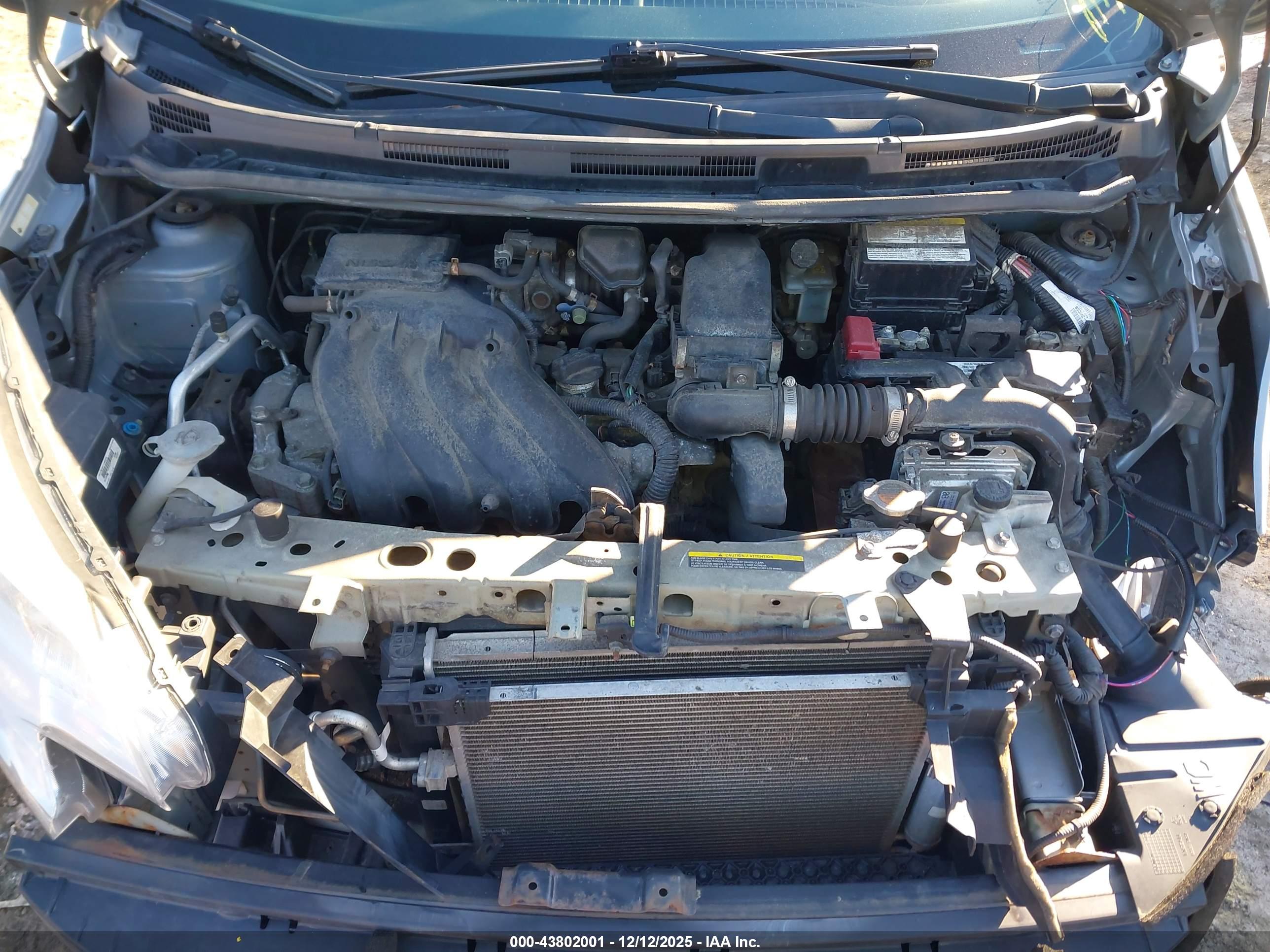 NISSAN VERSA image 10