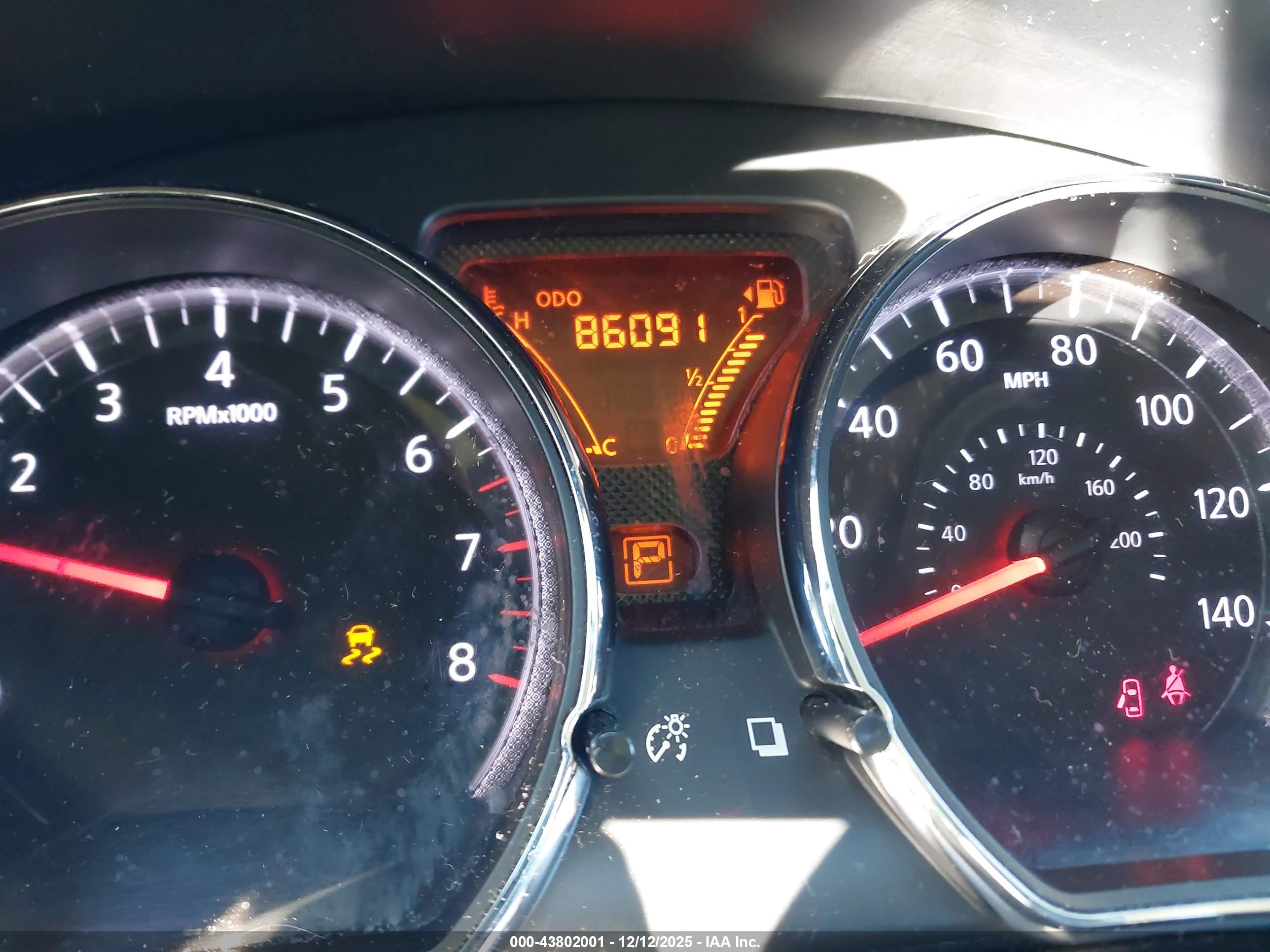 NISSAN VERSA image 7