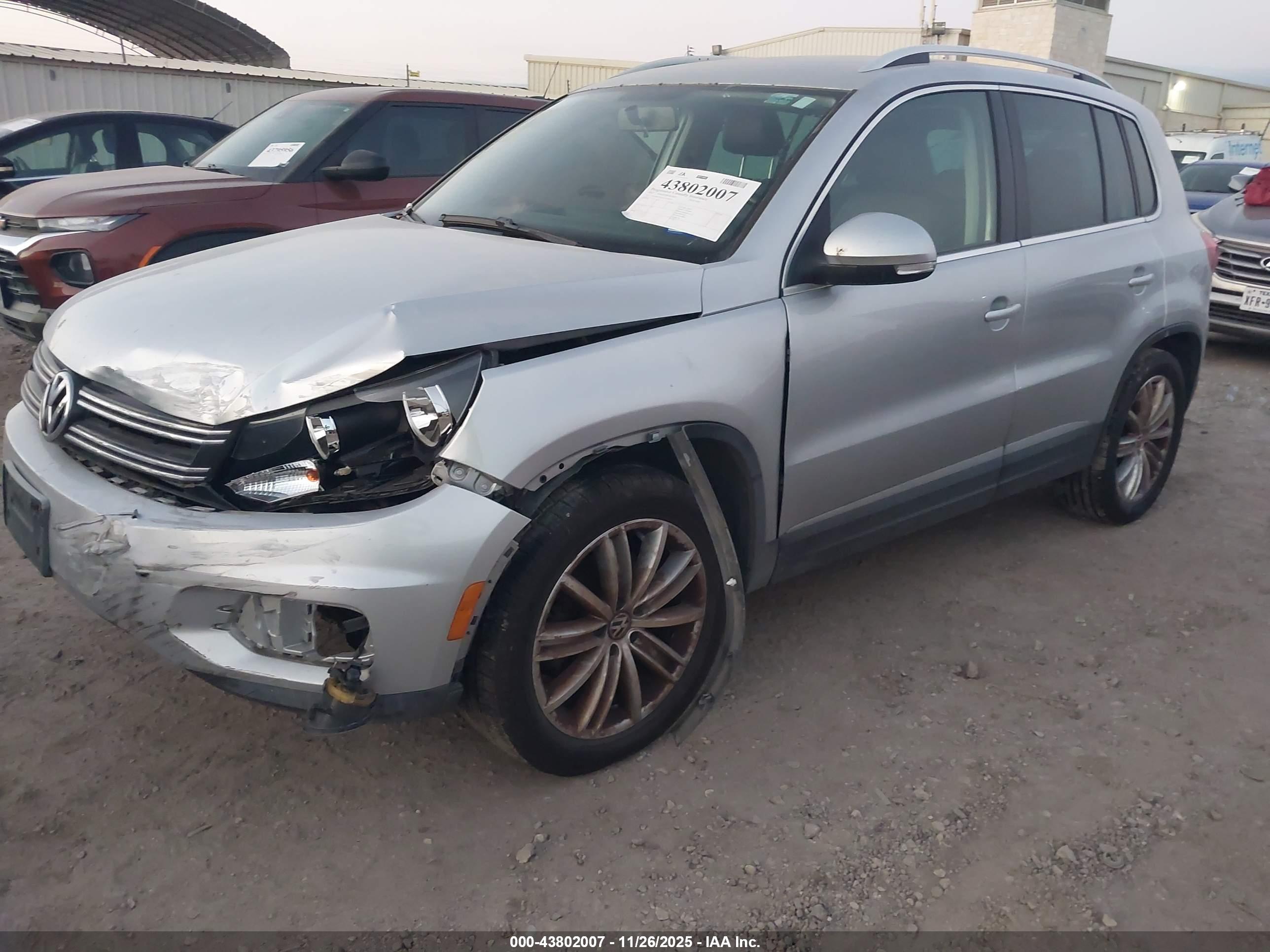 VOLKSWAGEN TIGUAN image 2