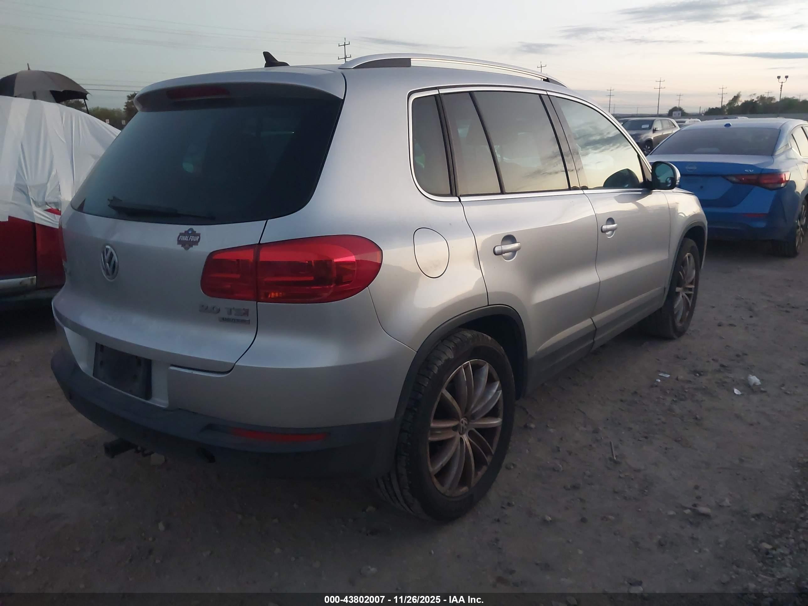 VOLKSWAGEN TIGUAN image 4