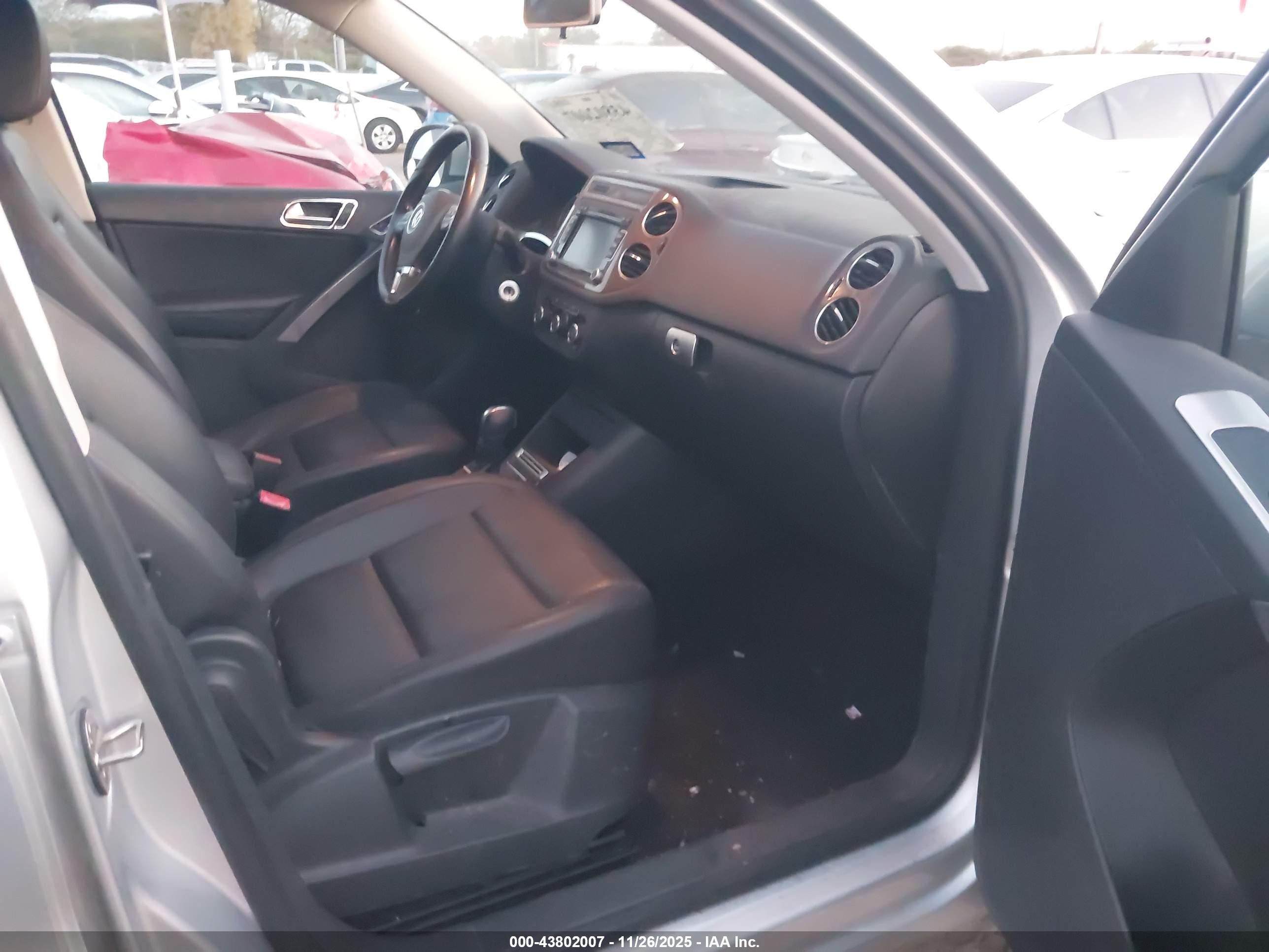 VOLKSWAGEN TIGUAN image 5