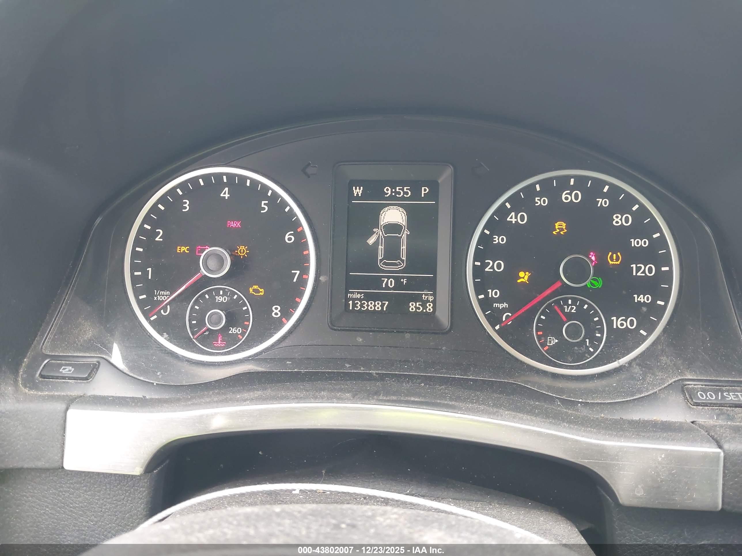VOLKSWAGEN TIGUAN image 7
