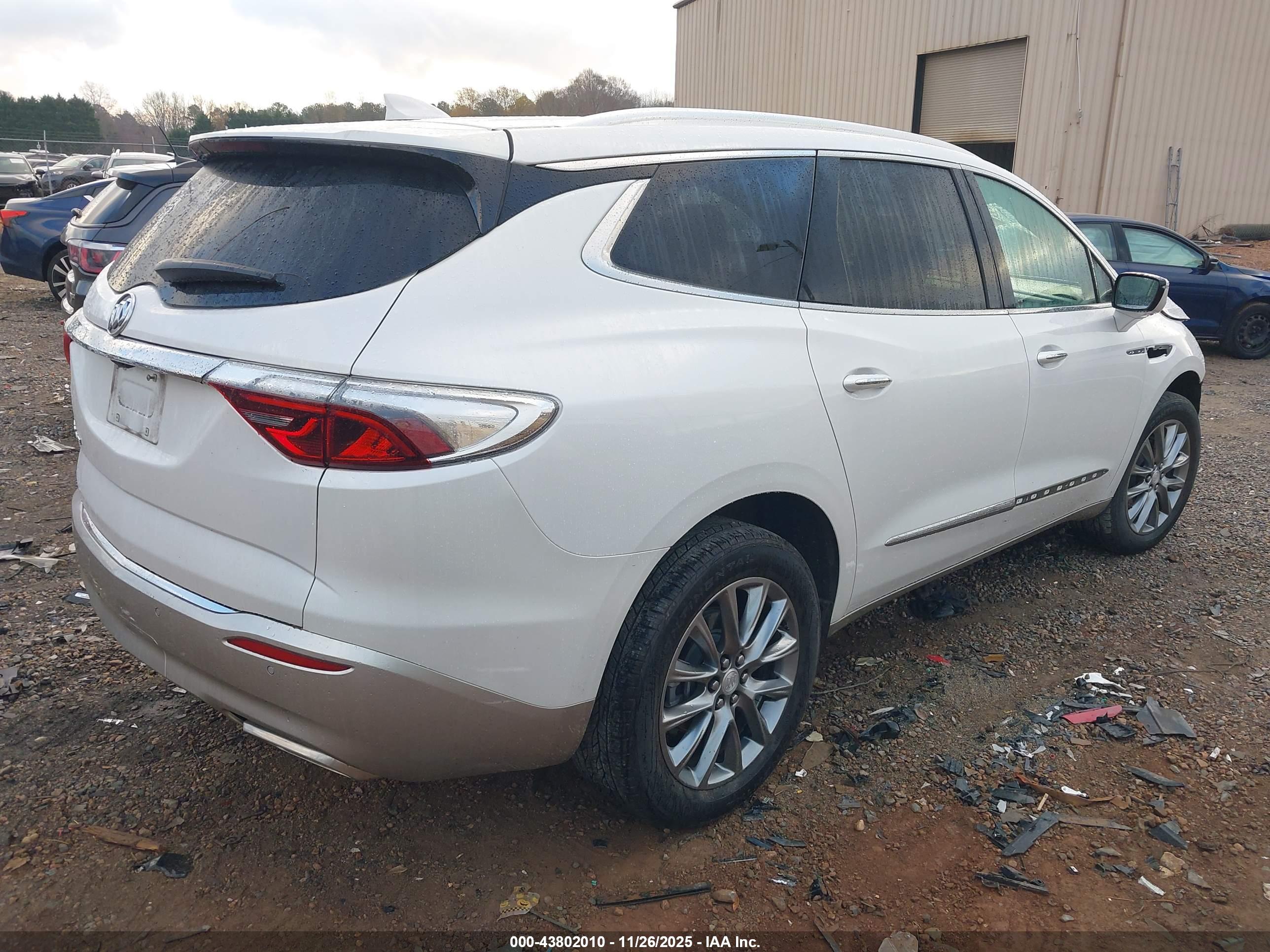 BUICK ENCLAVE image 4