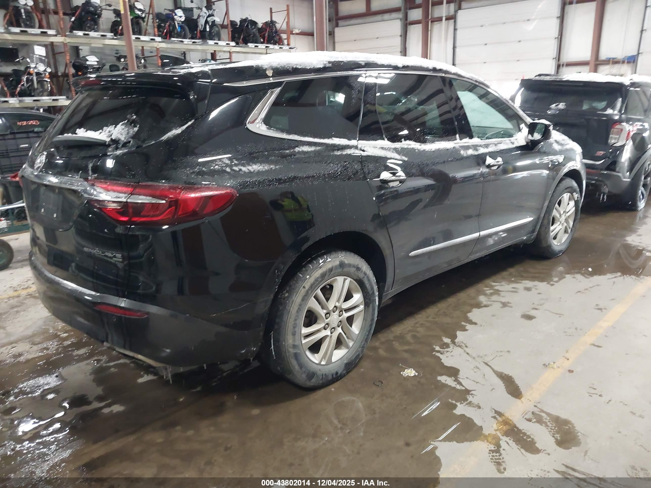 BUICK ENCLAVE image 4