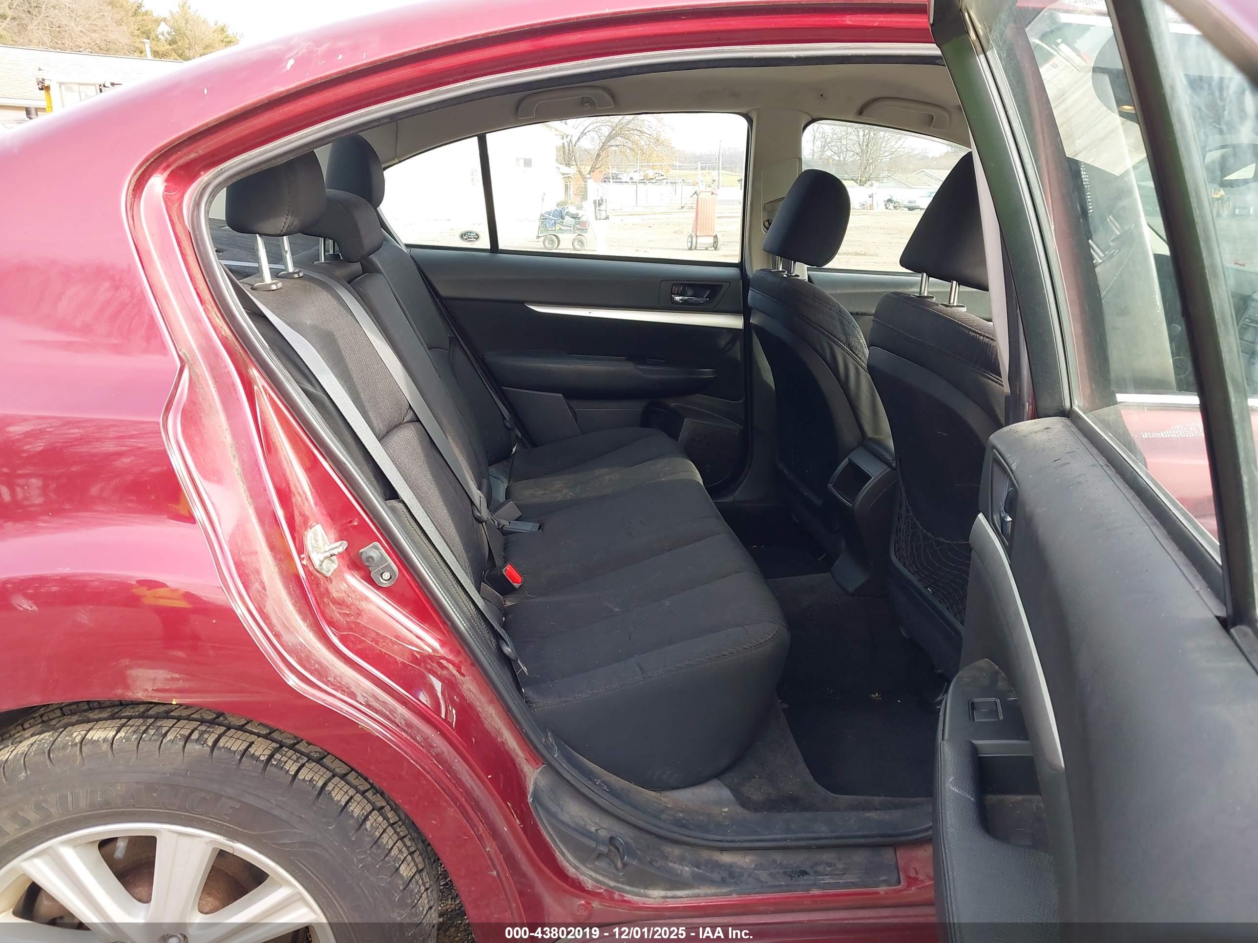 SUBARU LEGACY image 8