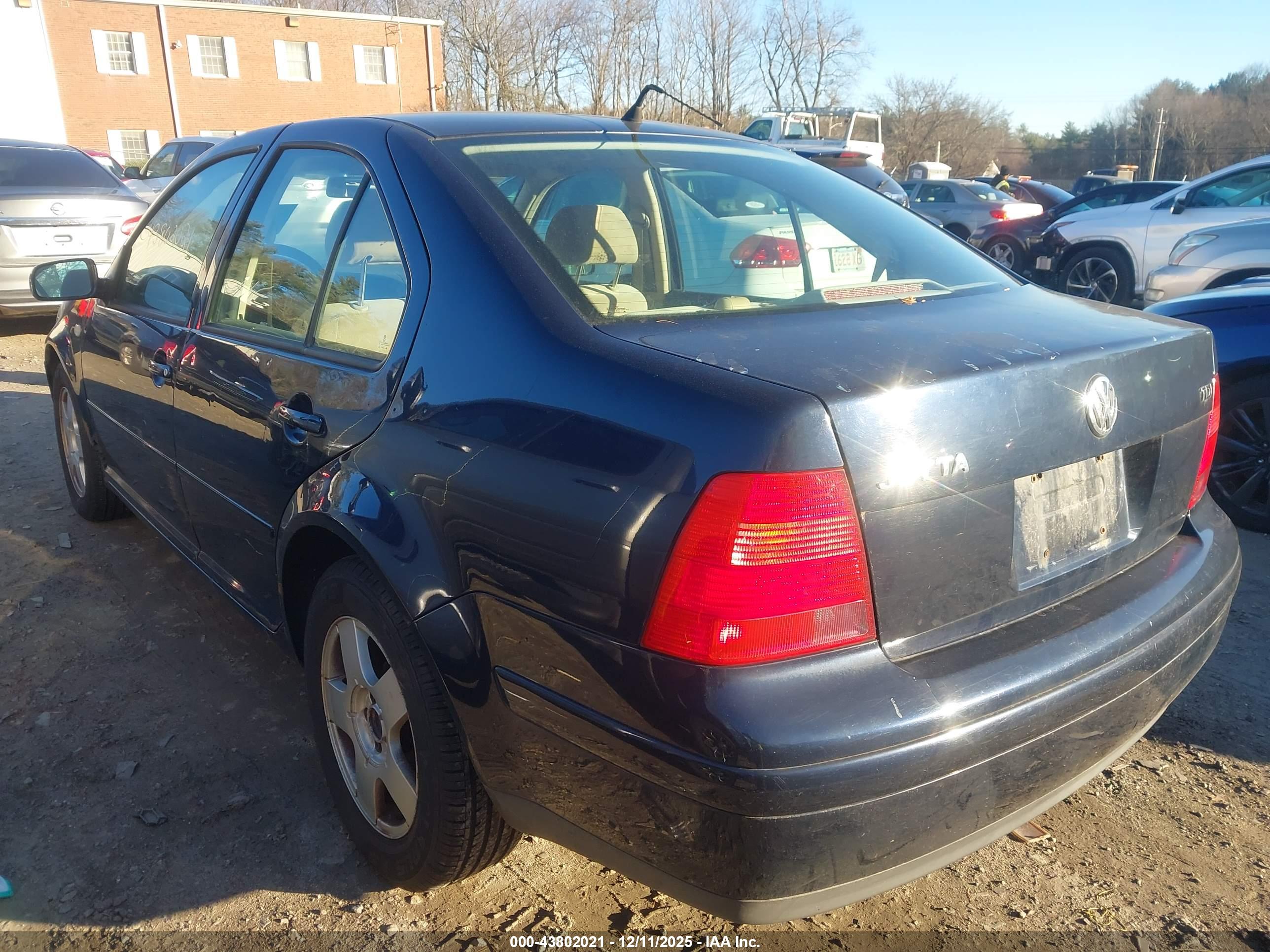 VOLKSWAGEN JETTA image 3