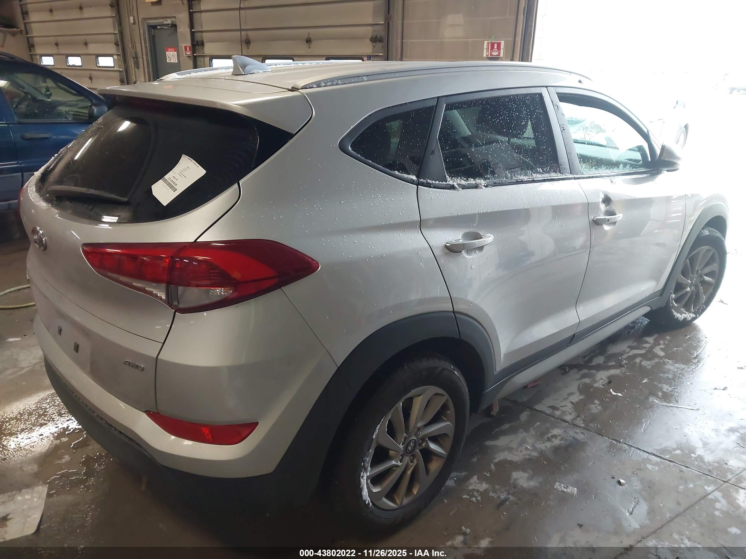 HYUNDAI TUCSON image 4