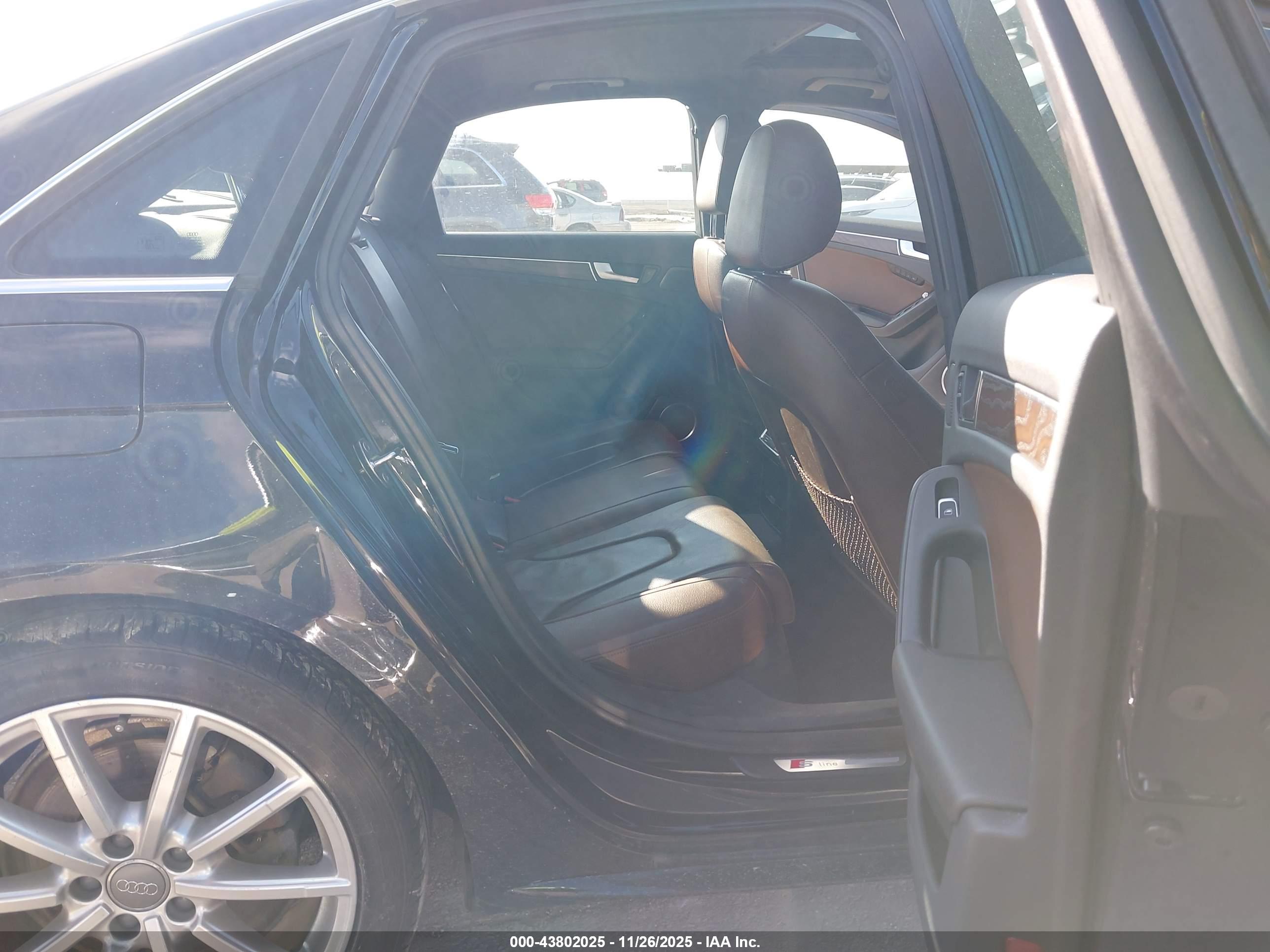 AUDI A4 image 8
