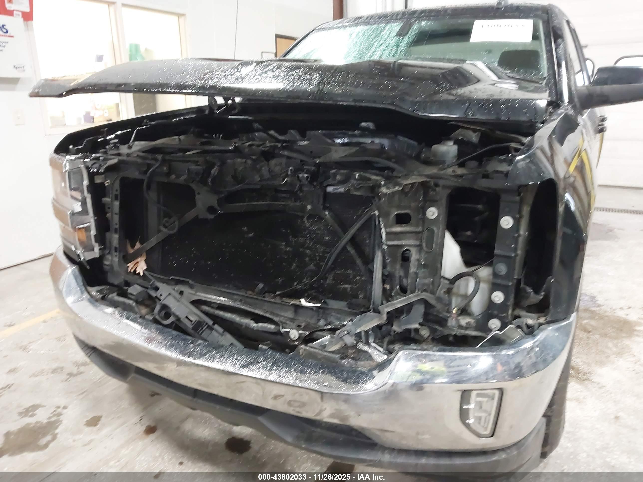 CHEVROLET SILVERADO image 6