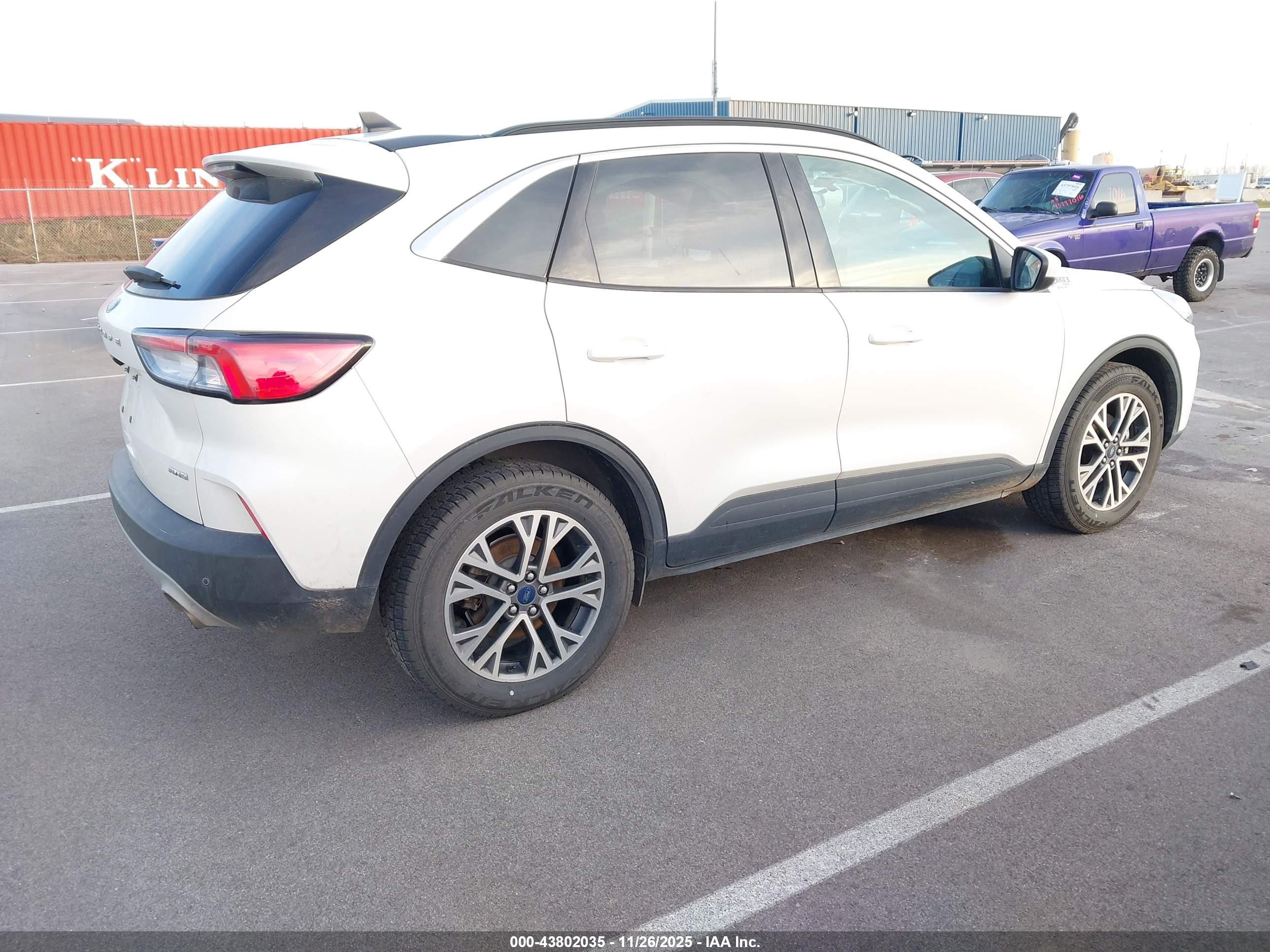 FORD ESCAPE image 4